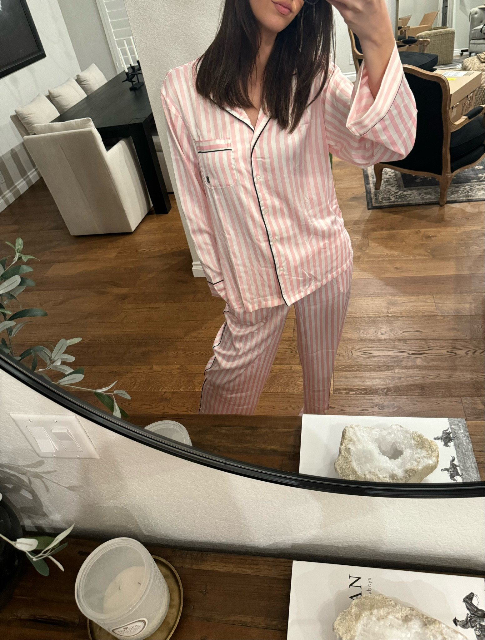 Taking me back to 2009, VS pajamas still make me happy. Especially in the LONG version (I’m 5’11) I want satin/silk everything RN. 🥰