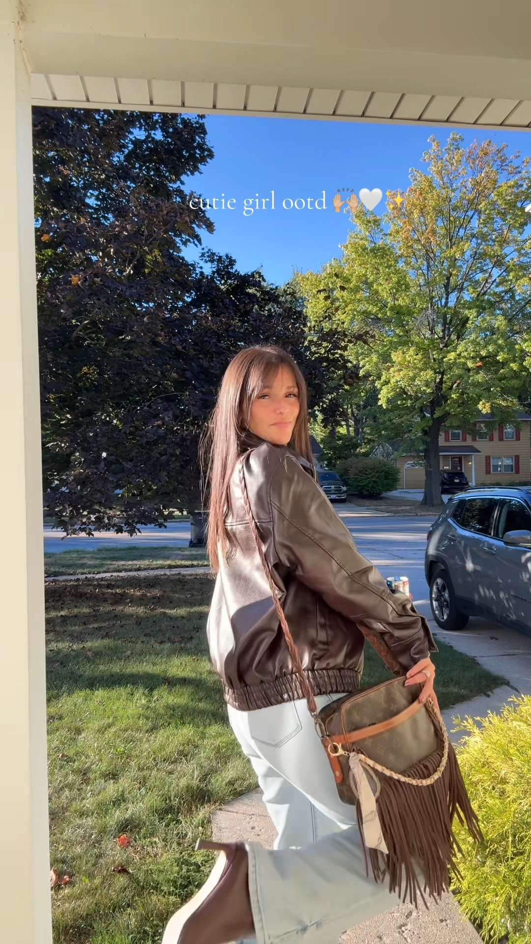 i’m such a fall girlie 🙌🏼🤍 LV bag from vintage boho jeans from Drygoods

#LTKStyleTip #LTKWorkwear #LTKSeasonal