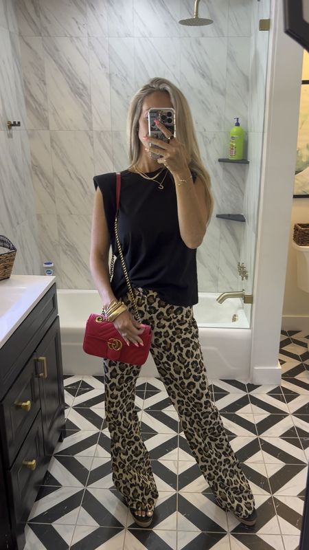 OOTN for girls dinner. Comfy leopard pants + sleeveless padded top. Added a pop of color with this hot pink Gucci purse 💕
GNO  

#LTKStyleTip #LTKSaleAlert #LTKVideo