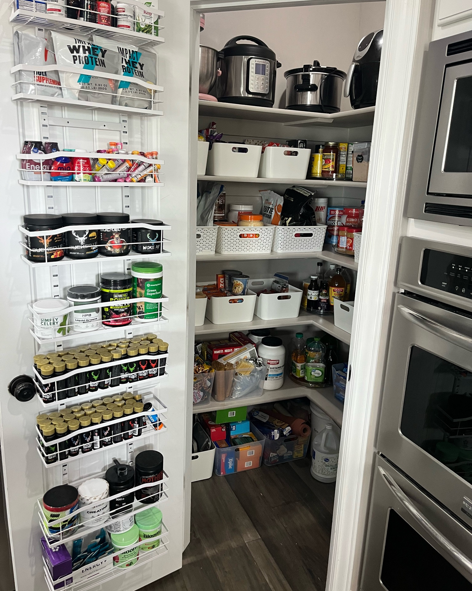 I always love a good pantry transformation from @containerstore ! If you’re feeling overwhelmed with your pantry and want it organized for you I would love to help you. I also offer virtual organizing plans so you can do it yourself but have systems designed to make sure it stays organized. 

Or if you want the links for what I used comment SHOP and I’ll send you the exact links I used. 

#homeorganization #pantry #cornerpantry #pantryorganization #pantryorganizationideas

#LTKmomlife #LTKHome #LTKselfcare