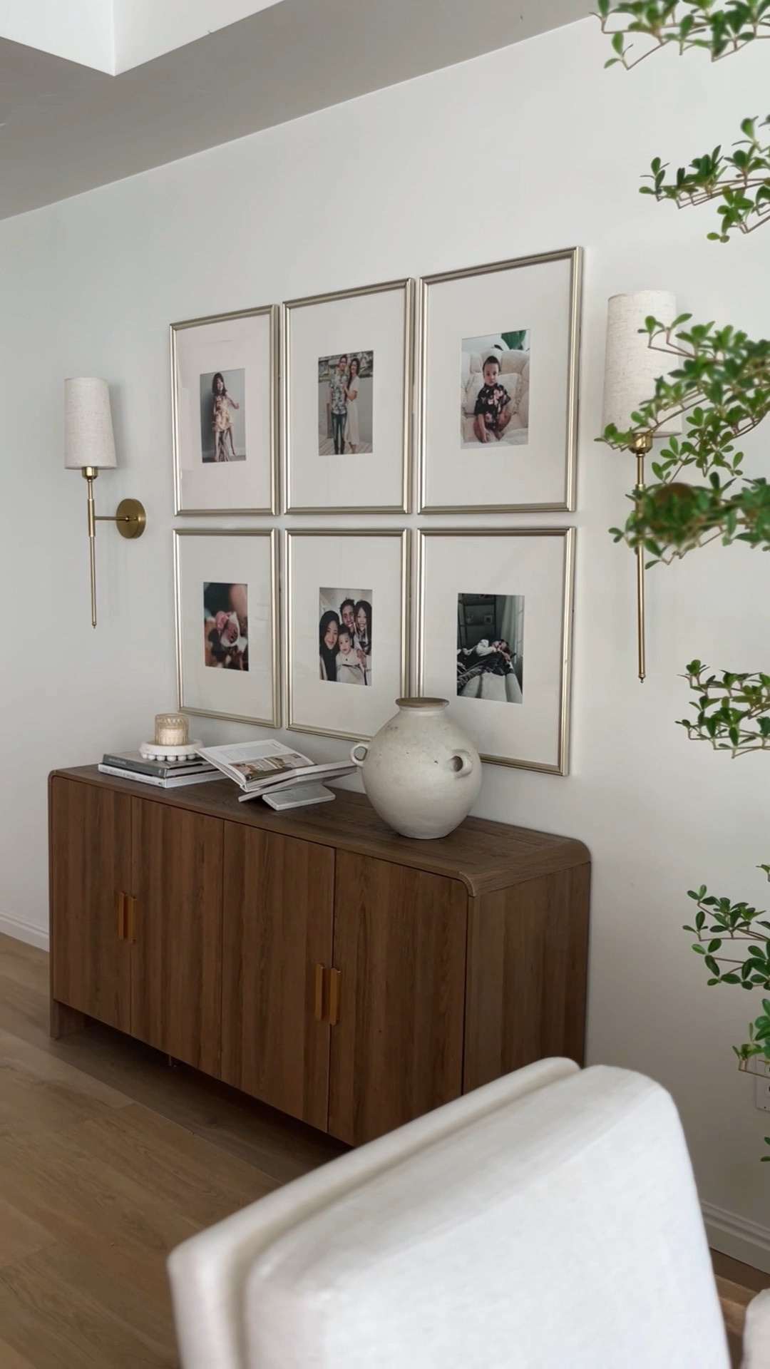 If you’re looking for a cabinet that is affordable, this may be the one for you! ✨





#home #cabinet #budget #entryway #livingroom #diningroom #gallerywall #neutral #aesthetic #amazon #finds #office #library #blackfriday #cybermonday

#LTKHome #LTKStyleTip