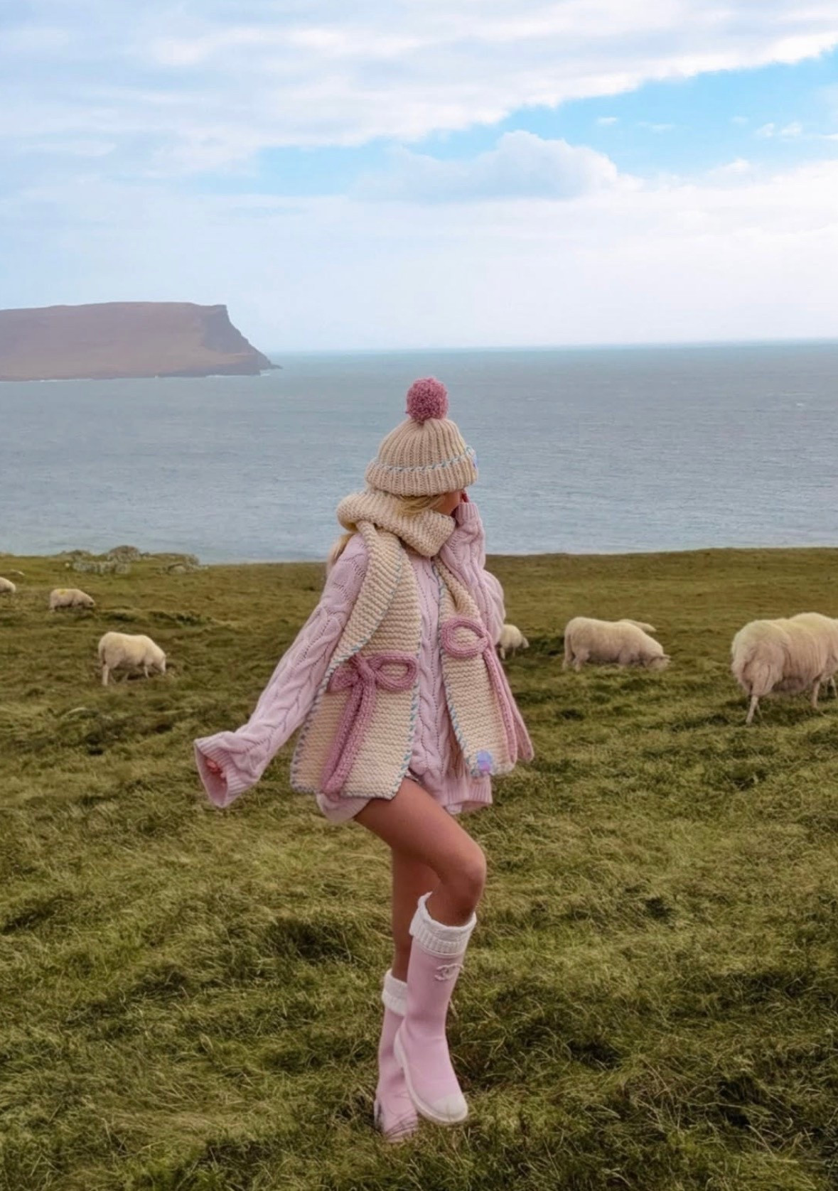 Spring in Scotland !! 🧚🌈🌸🐑🦋

Chunky knit, Etsy finds, chunky knit scarf, bow scarf

#LTKootd #LTKgrwm