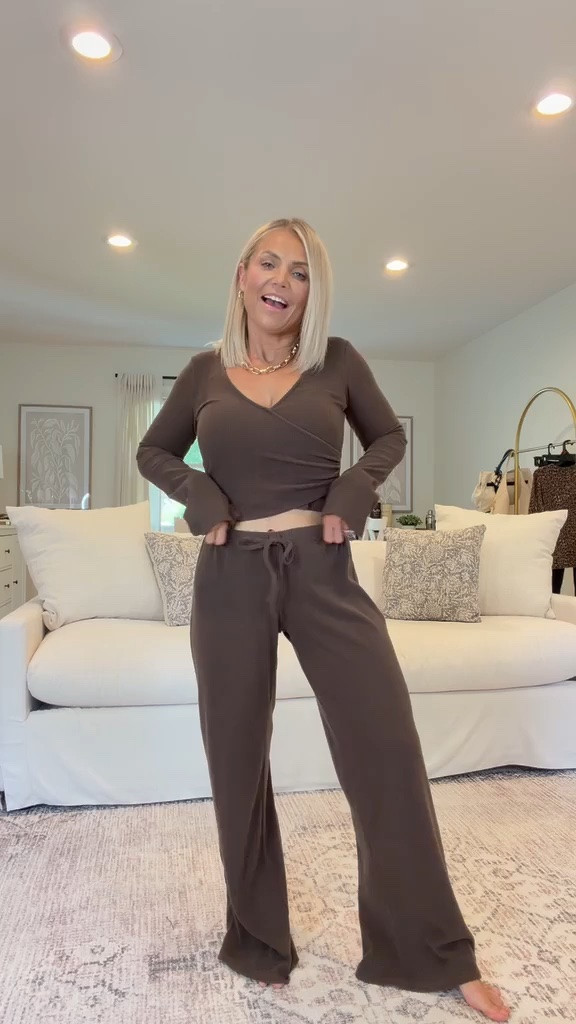 Ok, now Walmart is just showing off with their fall fashion👀🔥


Walmart finds, Walmart fashion, fall outfits, fall fashion, fall outfit inspo, Walmart handbags, fall handbag, fall shoes, petite fashion, date night outfits, midsize fashion

#LTKMidsize #LTKPetite #LTKSeasonal