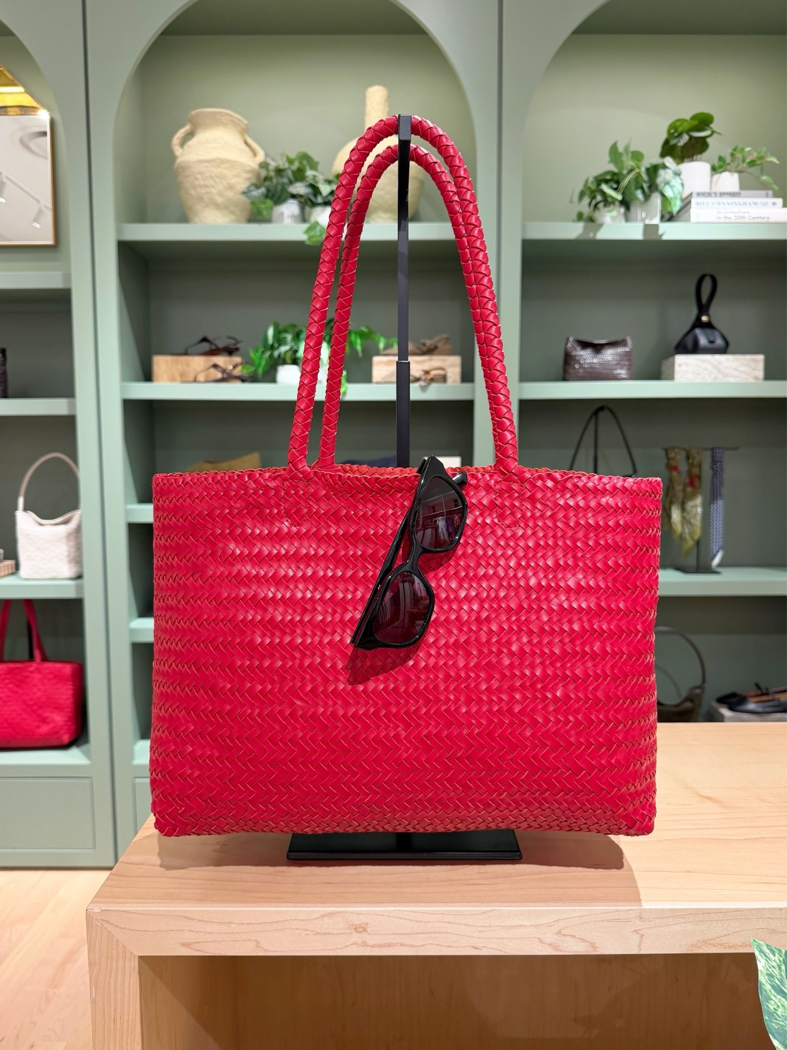 LTK x Madewell Sale! 20% off sitewide with code LTK20. 

Love the woven bag collection at Madewell! So many great styles including tote bags, shoulder bags, bucket bags, small bags, large bags - there’s something for everyone! Several new shapes, sizes and beautiful colors for fall! Great everyday styles for casual fall outfits and business casual workwear outfits. Love this gorgeous red woven leather tote bag. Such fun pop of color for any look! Fits a laptop with room for lots more!

#LTKxMadewell #LTKSaleAlert #LTKWorkwear
