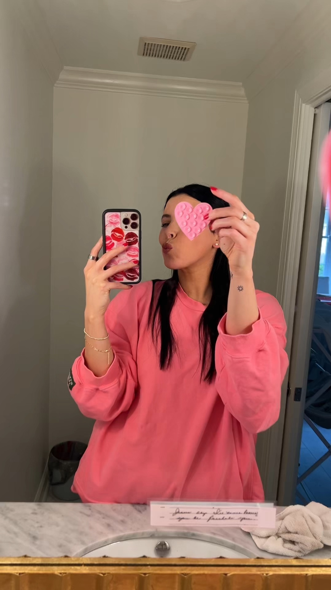 MY FAV PHONE ACCESSORIES 🍬💕💖

#LTKVideo #LTKStyleTip #LTKFindsUnder50