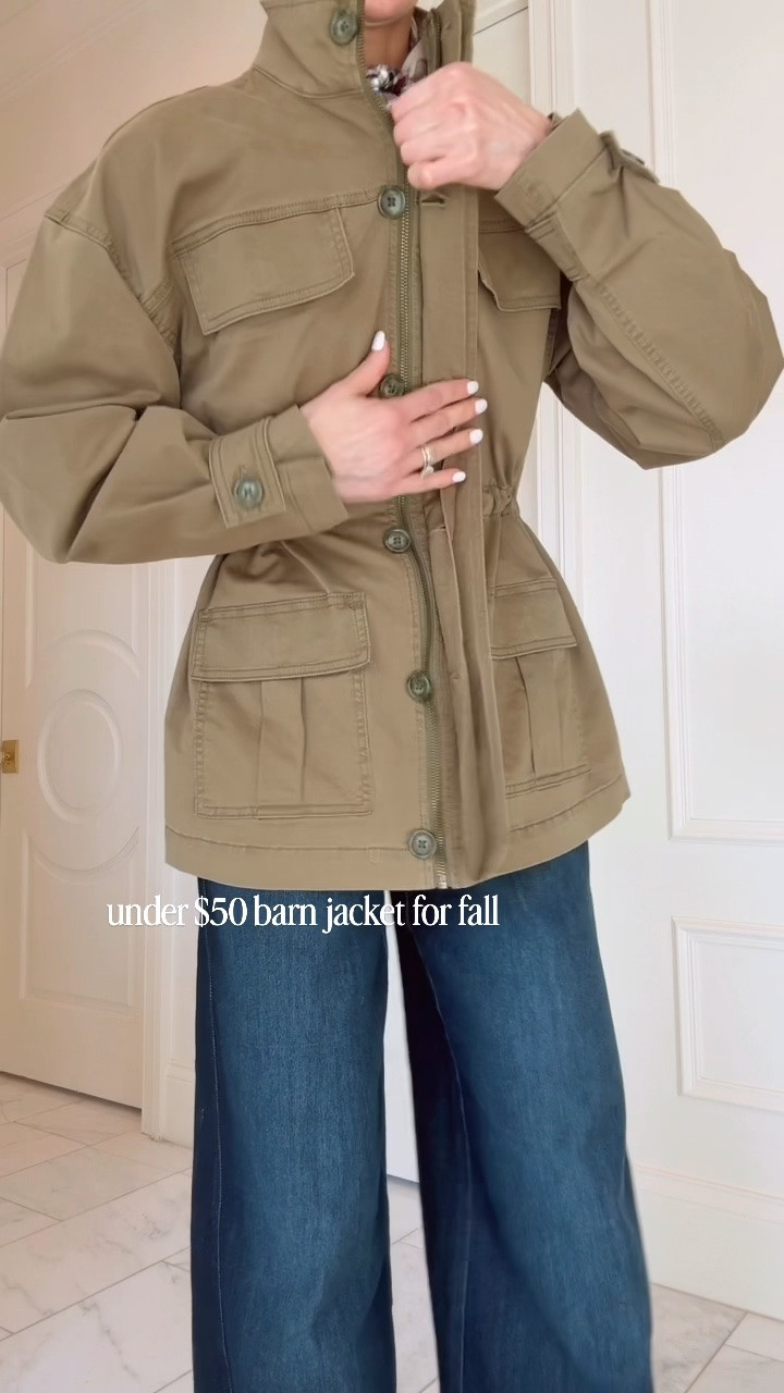 This barn jacket is an essential for your closet! Great for fall and under $50 @WalmartStyle #WalmartStyle #WalmartPartner