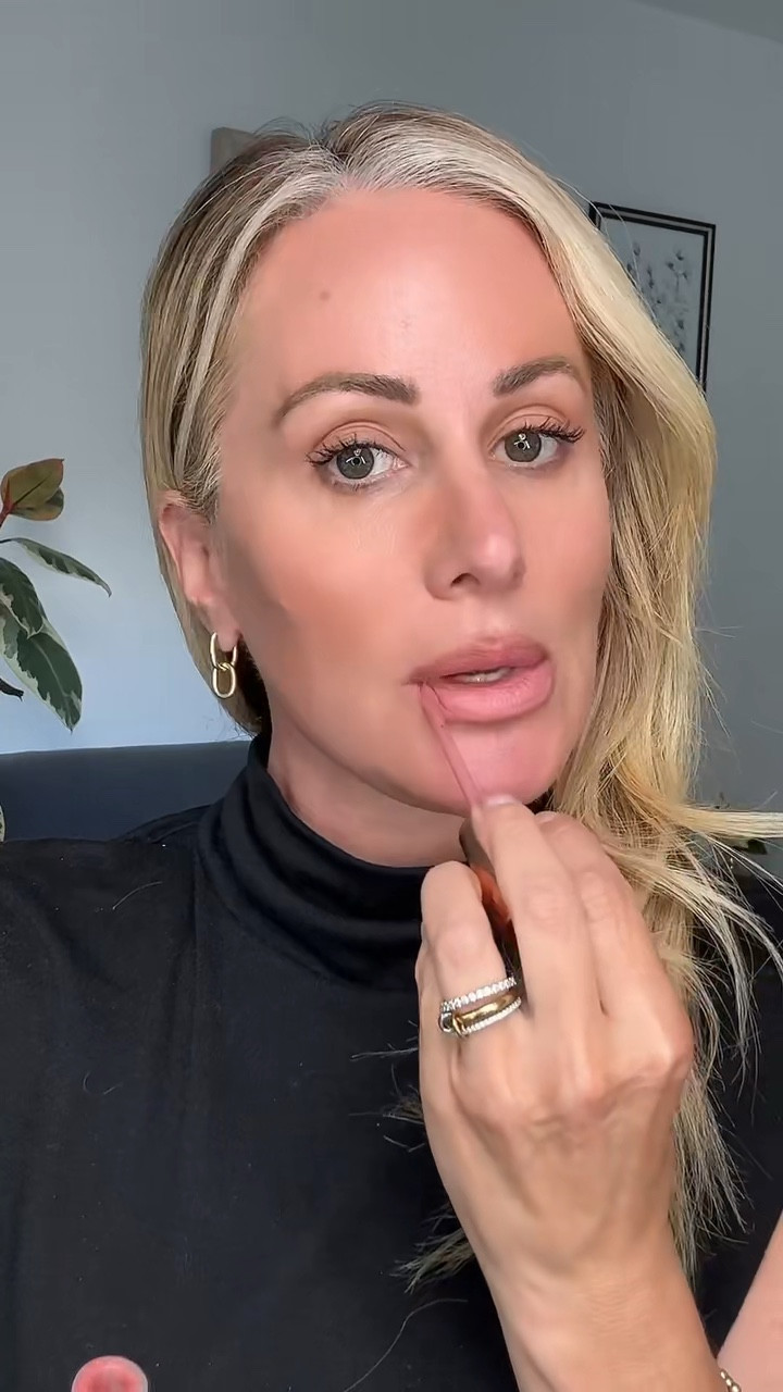 If there’s one product that you need — it’s this! So good & looks amazing 😍 these products come is so many different color variations so you can choose your style 😍



#LTKFindsUnder100 #LTKSaleAlert #LTKStyleTip
