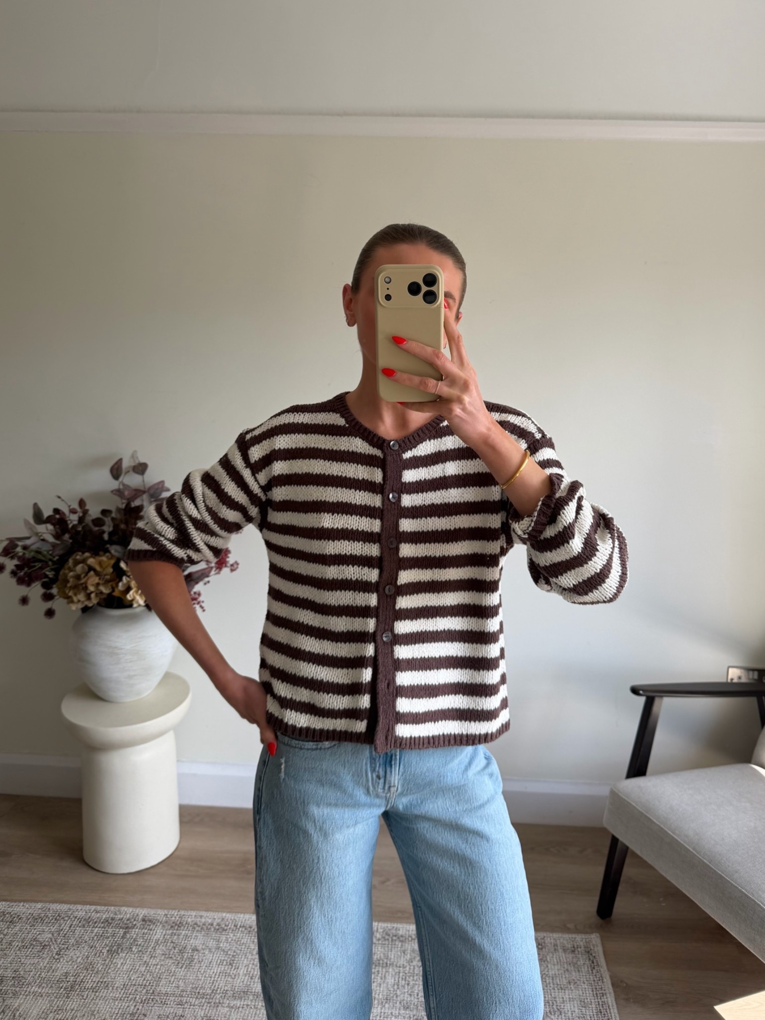 Small in the striped cardigan 
25 Long in the light blue barrel leg jeans
I’m 5ft 6 
Up to 25% off & use: AFEMILY for an extra 15% off 

From 8/5/26 - 11/5/26 in UK and Europe. Excludes clearance and gift cards. See details online AD @abercrombie