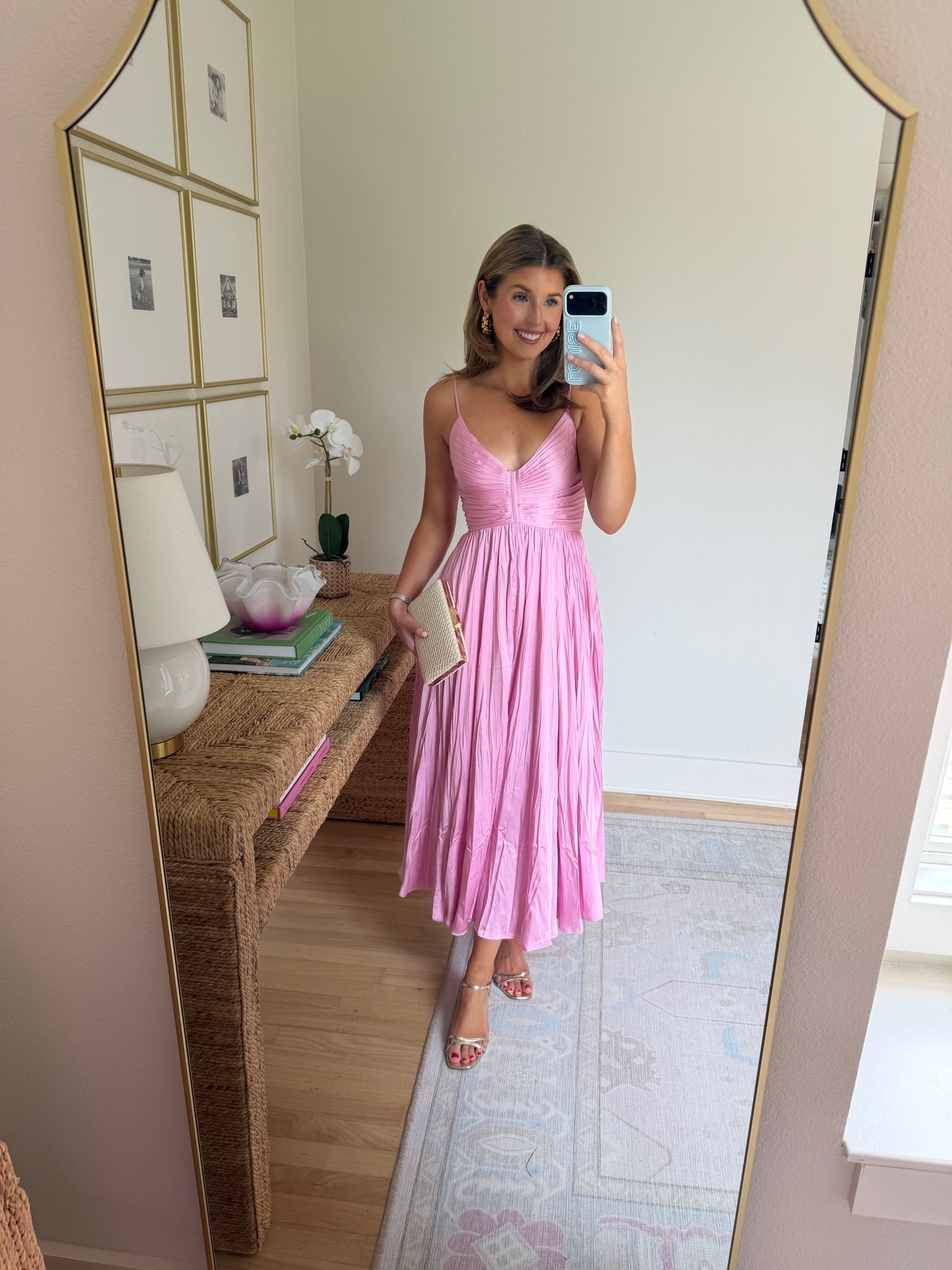 Classic wedding guest look for any season! Wearing a S - code LOUISE15 for 15% off!
