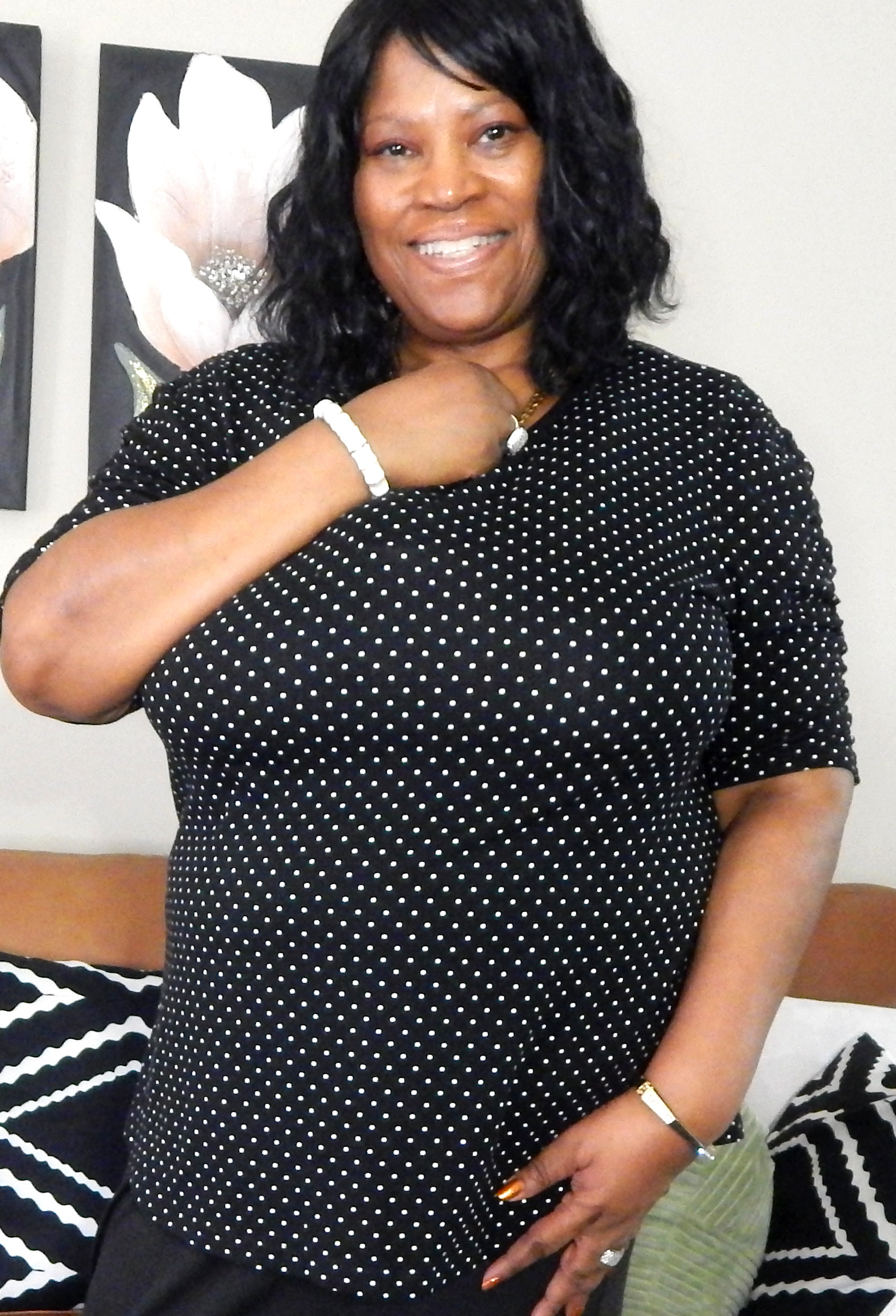 Serving timeless style with a modern twist ✨ This polka dot top is flattering, versatile, and easy to dress up or down. Finished with a white bangle bracelet for that polished touch. 🤍 #LTKCurves #PlusSizeStyle #OOTD #FashionFinds #LTKFashion
#ad

#LTKPlusSize #LTKOver40 #LTKootd