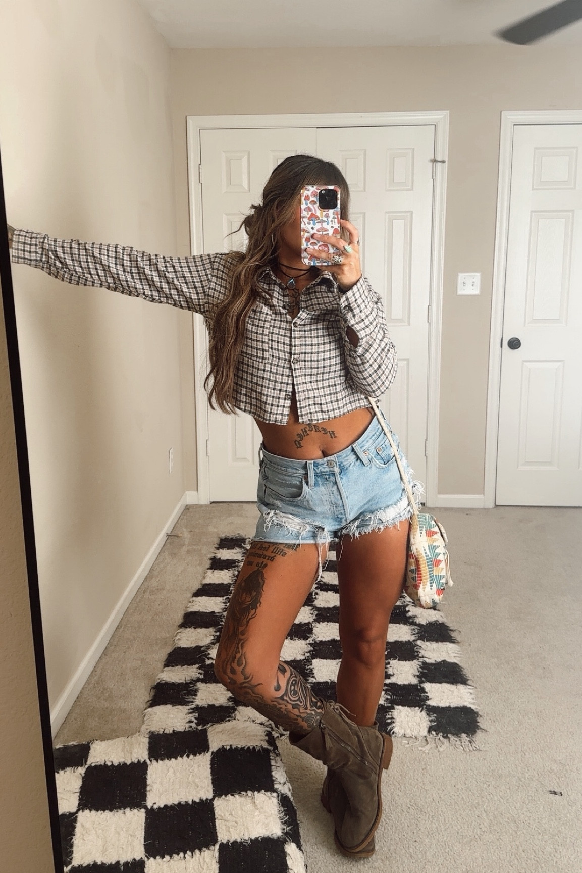 Casual warm fall day outfit

Top is thrifted Hollister, I don’t think they sell this anymore but i tagged some similar

Im wearing a size 27 in the shorts

Bag is old Roxy

#ootd
#fallfashion
#style
#styleinspo


#LTKShoeCrush #LTKStyleTip