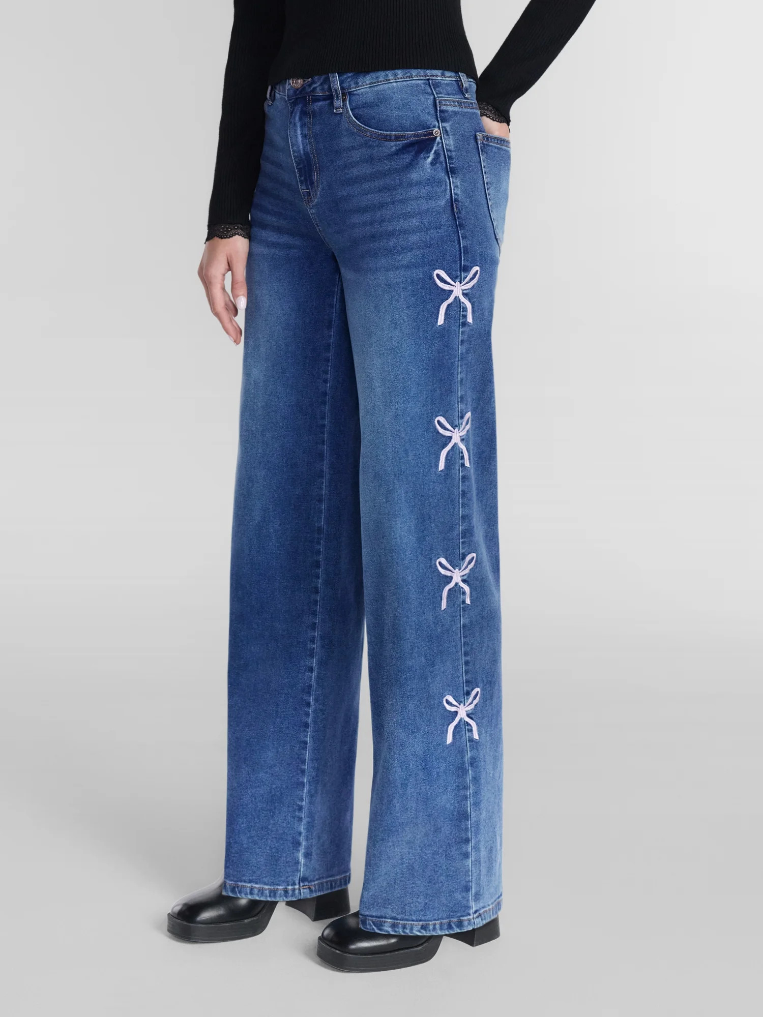 Madden NYC Women’s Ultra 90's Jeans with Bow Embroidery, 32'' Inseam, Sizes 00-18 | Walmart (US)