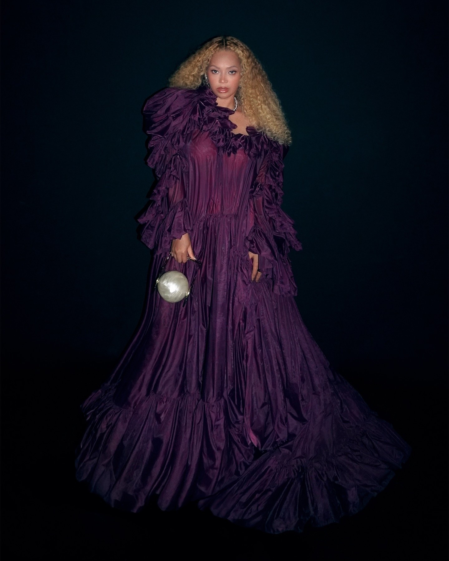 @beyonce stepped out for dinner recently in a plum ruffled @ysl Spring 2026 gown with a $1,950 @ysl Madeleine taffeta slingback pumps and a $498 @cultgaia Pearl Top Handle bag, styled by @tytryone. Makeup by @kole_mua, hair by @kimblehaircare. Hot! Or Hmm..?

📸: IG/Reproduction

#BeyonceFBD #beyonce #beyoncestyle #ysl #fashionbombdaily