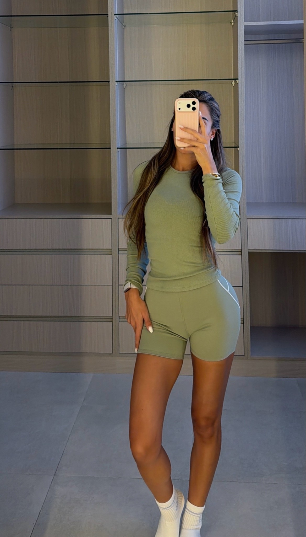 Early autumn wardrobe purchases - sage green alo comfies

#LTKautumn #LTKuk #LTKtravel