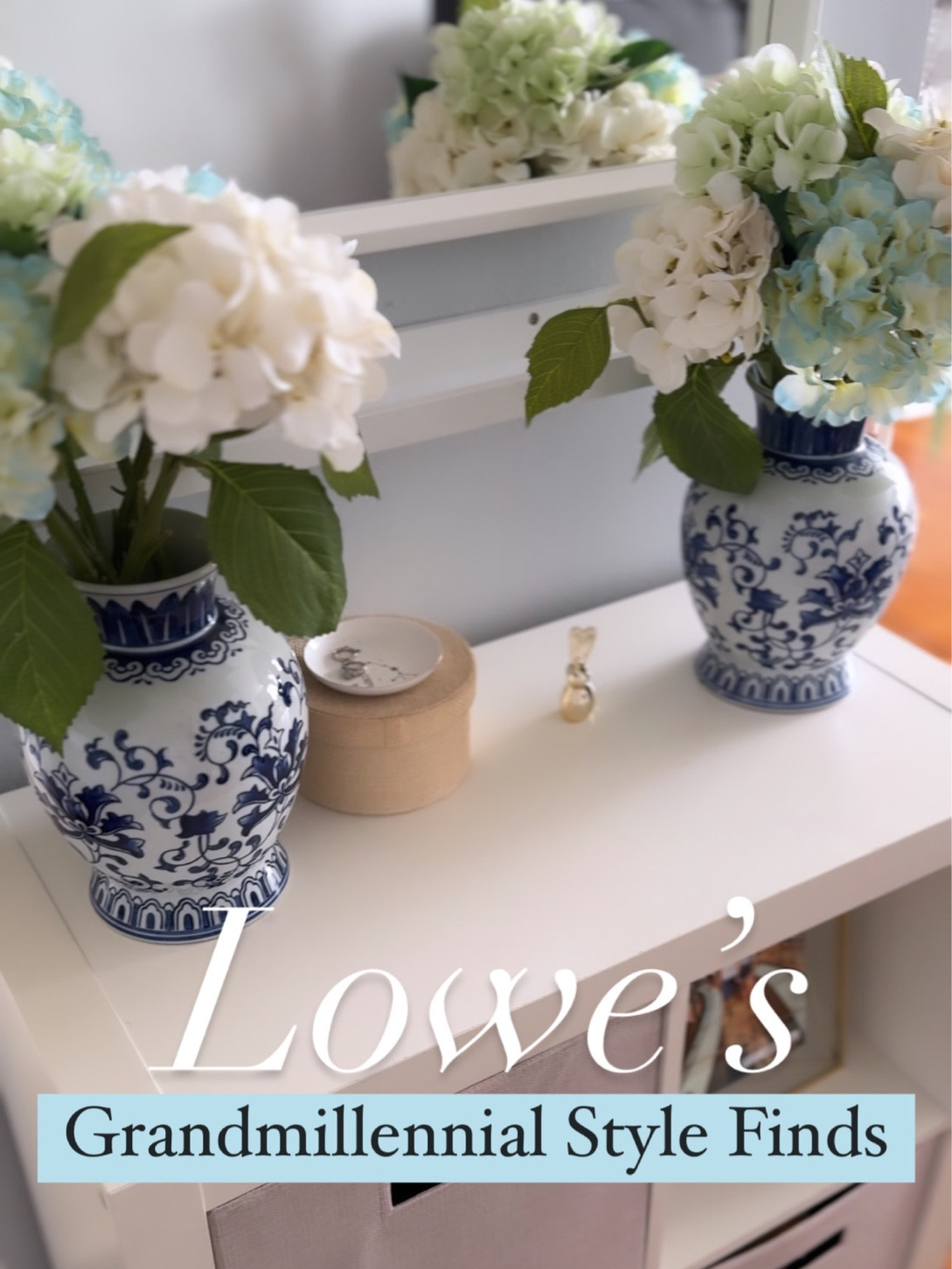 Just found these timeless ceramic vases with hydrangeas, full of grandmillennial aesthetic - all thanks to @loweshomeimprovement! #LowesPartner #ad 

#EntrywayDecor #CeramicVase #Hydrangeas #HomeStyling #VintageChic #Interior123 #DecorLovers #ClassicDecor 


#LTKhome #LTKSeasonal