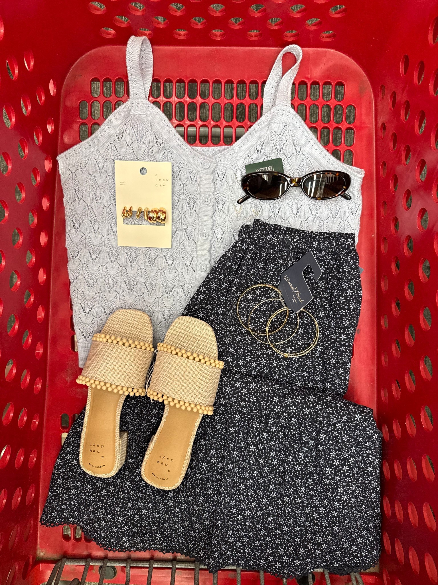 market mornings, seaside afternoons ☀️🌸🌊

