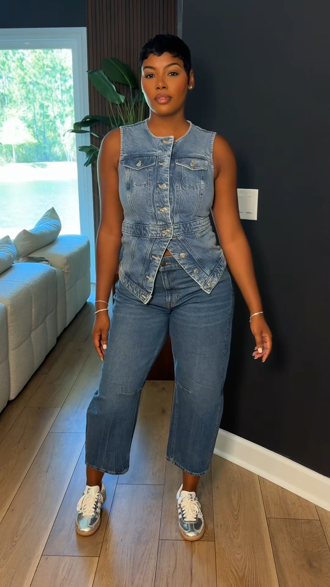 @express has been my go-to lately and let me tell you they haven’t let me down yet. 

Top: medium 
Pants: 8R
Height:5’8

#dresstoexpress #expresspartner