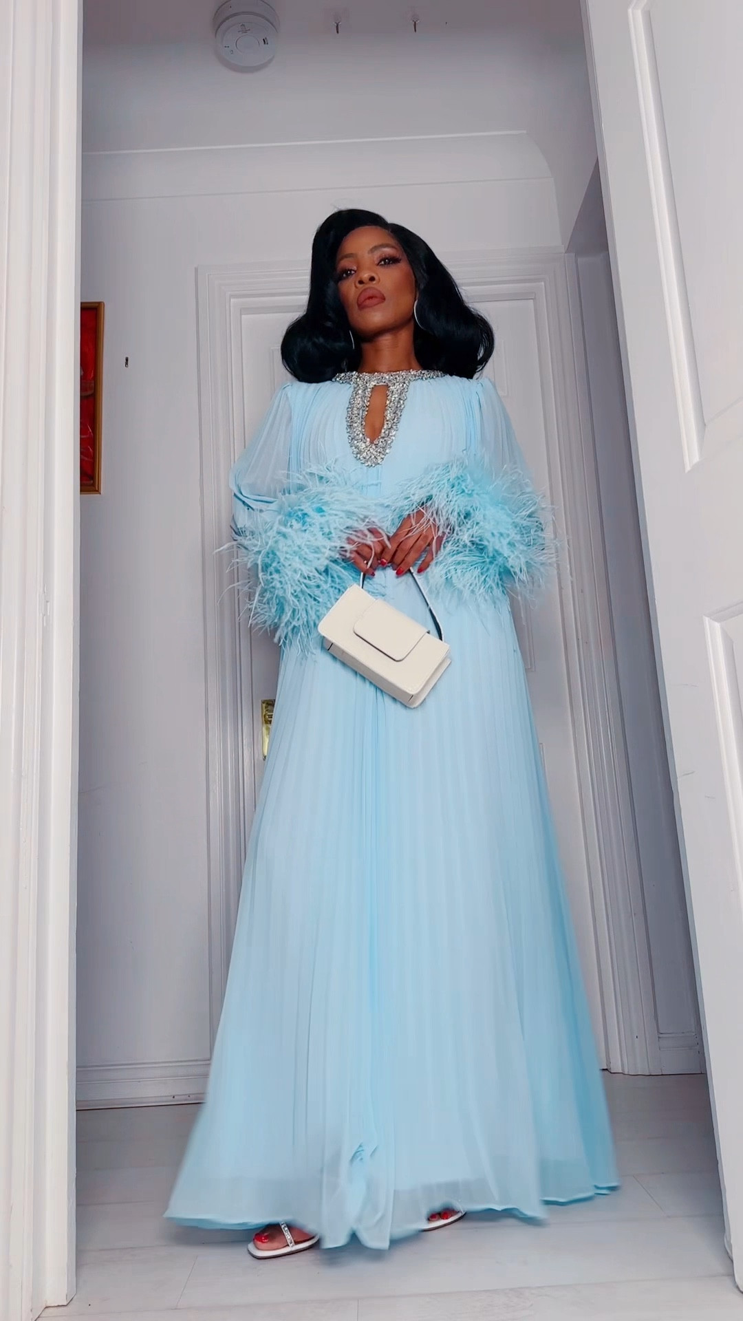 Obsessed with this Self-Portrait dress. Old Hollywood glam meets Diana Ross & the Supremes! The perfect statement dress for thi holiday season! Plus it’s modest friendly! It’s cheaper and comes in more colours directly from the Self-Portrait website. It’s called the ‘Chiffon Feather Midi Dress’.
But I’ve linked the other places you can get it from and different colours and other alternatives. #LTKxHarverNichols

#LTKSeasonal #LTKHoliday #LTKGiftGuide