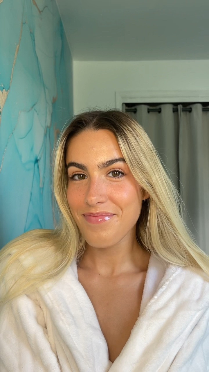 My take on the strawberry makeup trend🍓

#strawberrymakeup #strawberrymakeuplook #makeuptok #strawberrygirl #makeup #cleangirl

#LTKFind #LTKbeauty