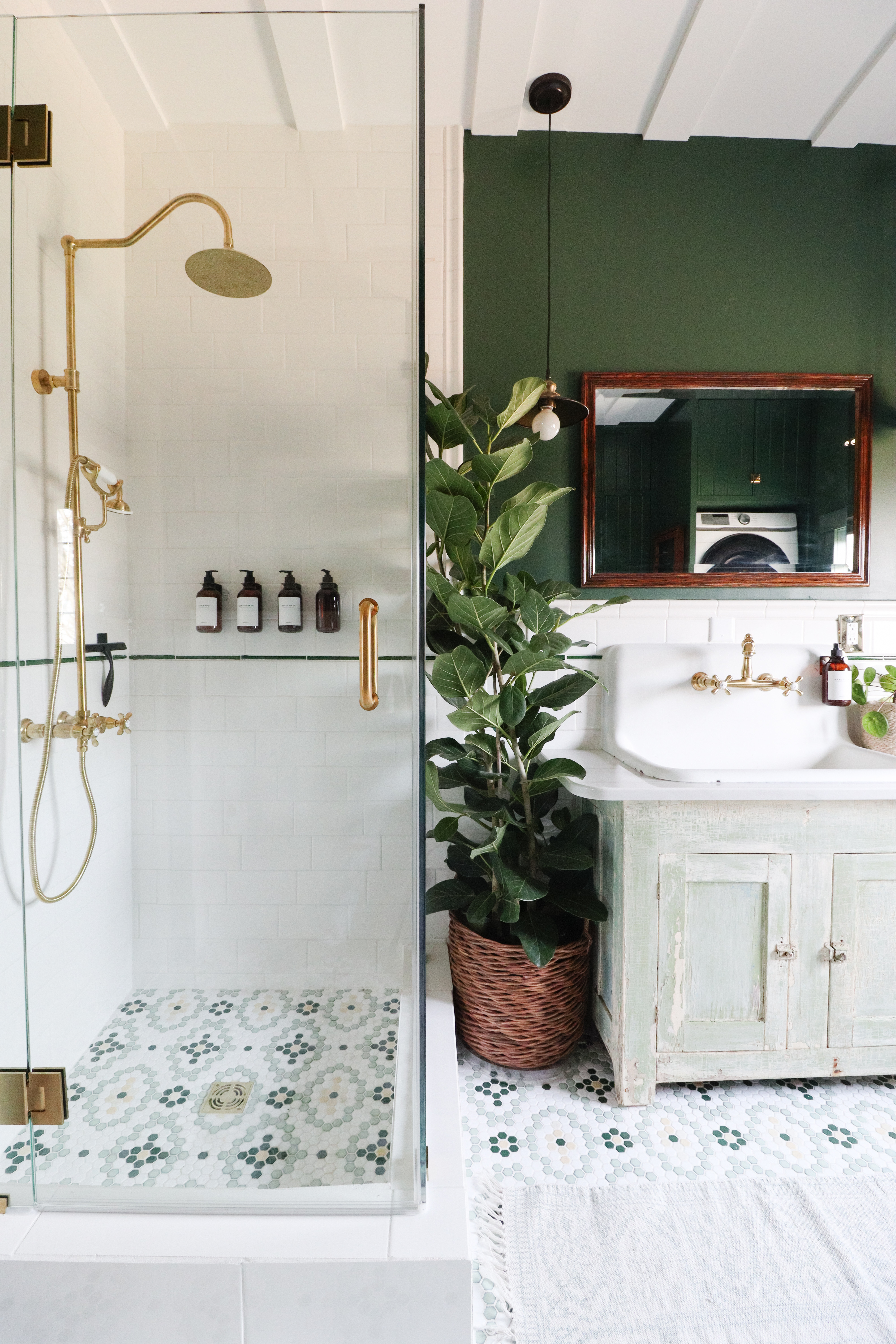 This bathroom came together with the best little details — linking them all here. 

 #LTKHome