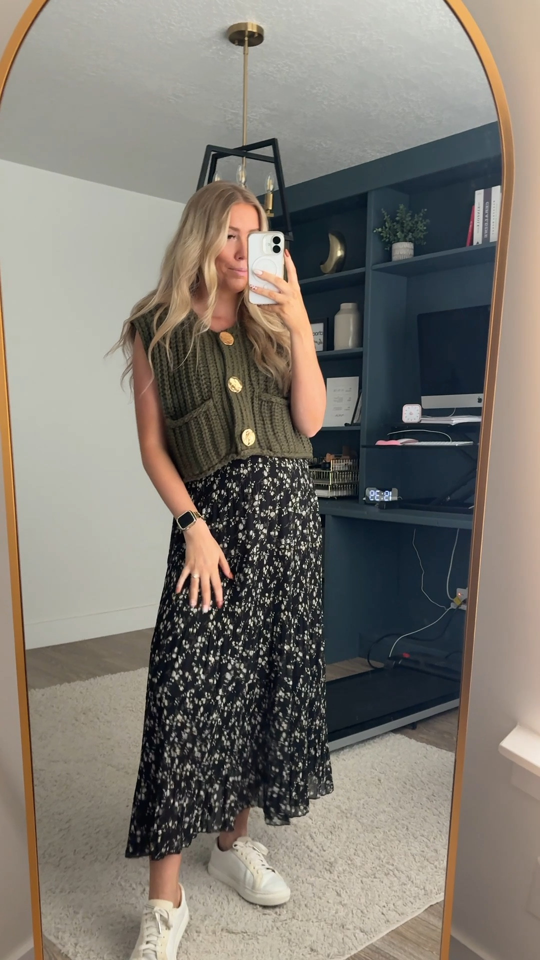 bump friendly teacher outfit! 

knit top: true to size? Wearing M
skirt: true to size, wearing M
sneakers: size up half 

| fall outfit | pregnant teacher outfit | teacher outfit 

#LTKBump #LTKSeasonal #LTKWorkwear