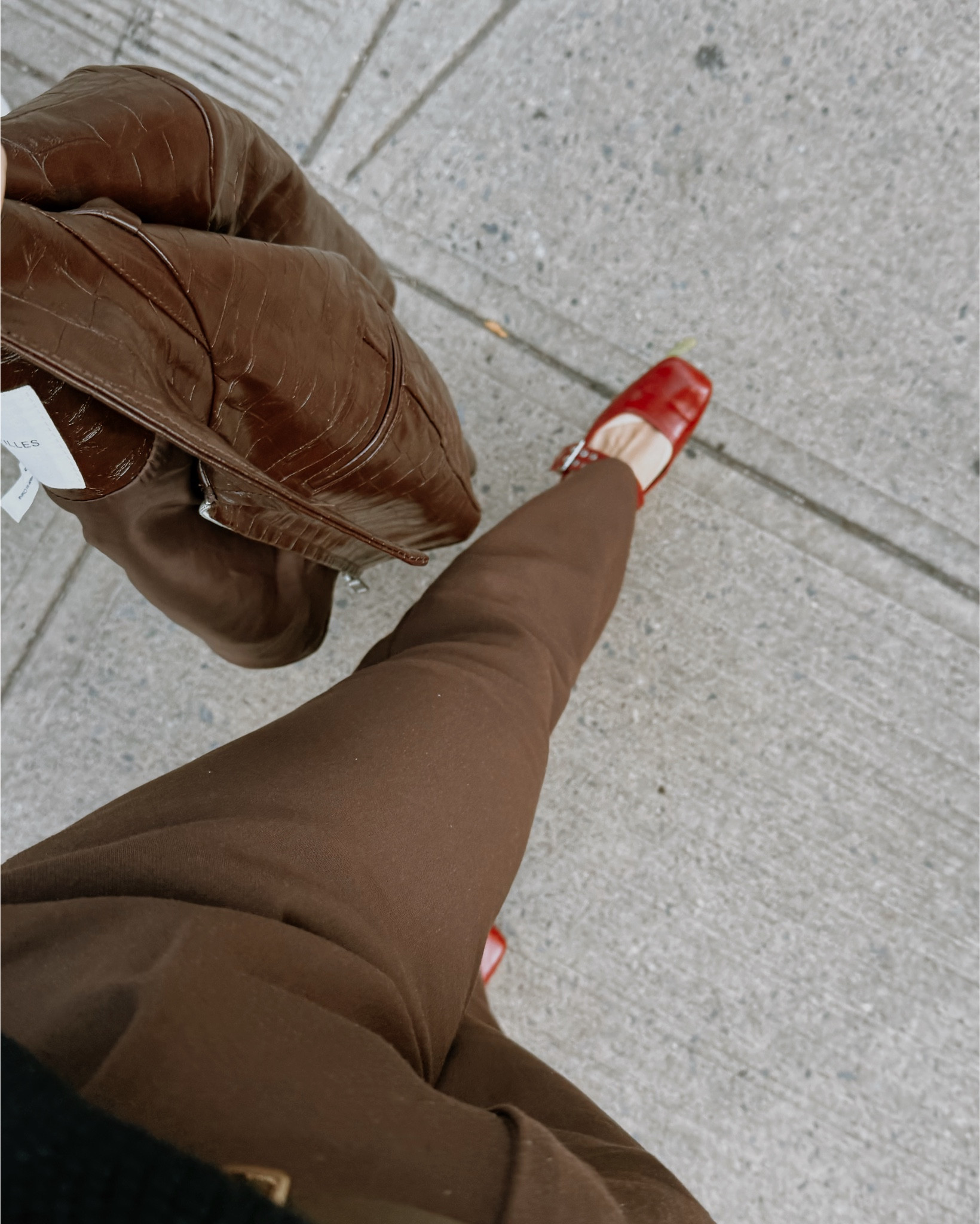 Brown all fall long 🤎👜
Brown straight leg pants, brown belt, cherry ballerinas, black sweater, brown jacket, leather jacket, fall ballet shoes, Amazon fashion, fall ootd, fall outfit ideas

#LTKWorkwear #LTKSeasonal #LTKStyleTip