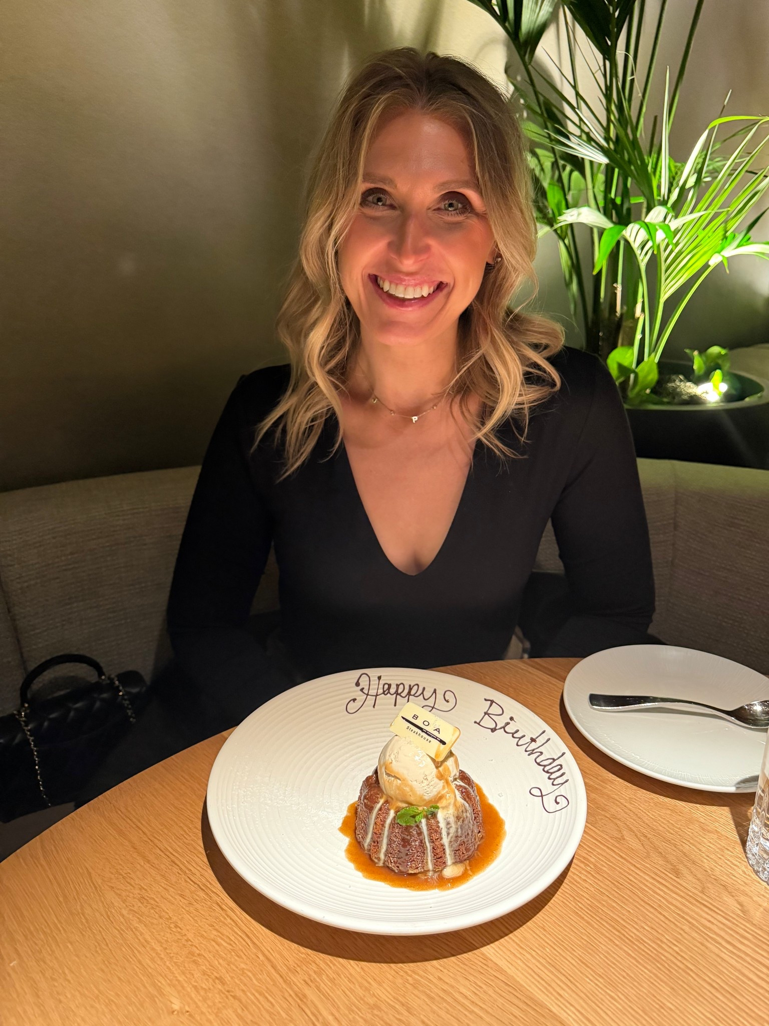 Love this deep V body suit from H&M 

#LTKootd #LTKdayinmylife #LTKMidsize