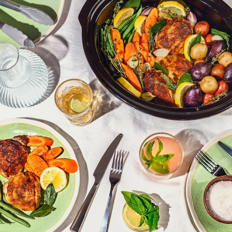 Beautiful 6 Quart Programmable Slow Cooker, White Icing by Drew Barrymore - Walmart.com | Walmart (US)