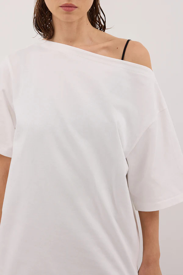 ESME WHITE ASYM BOAT NECK TEE | DISSH