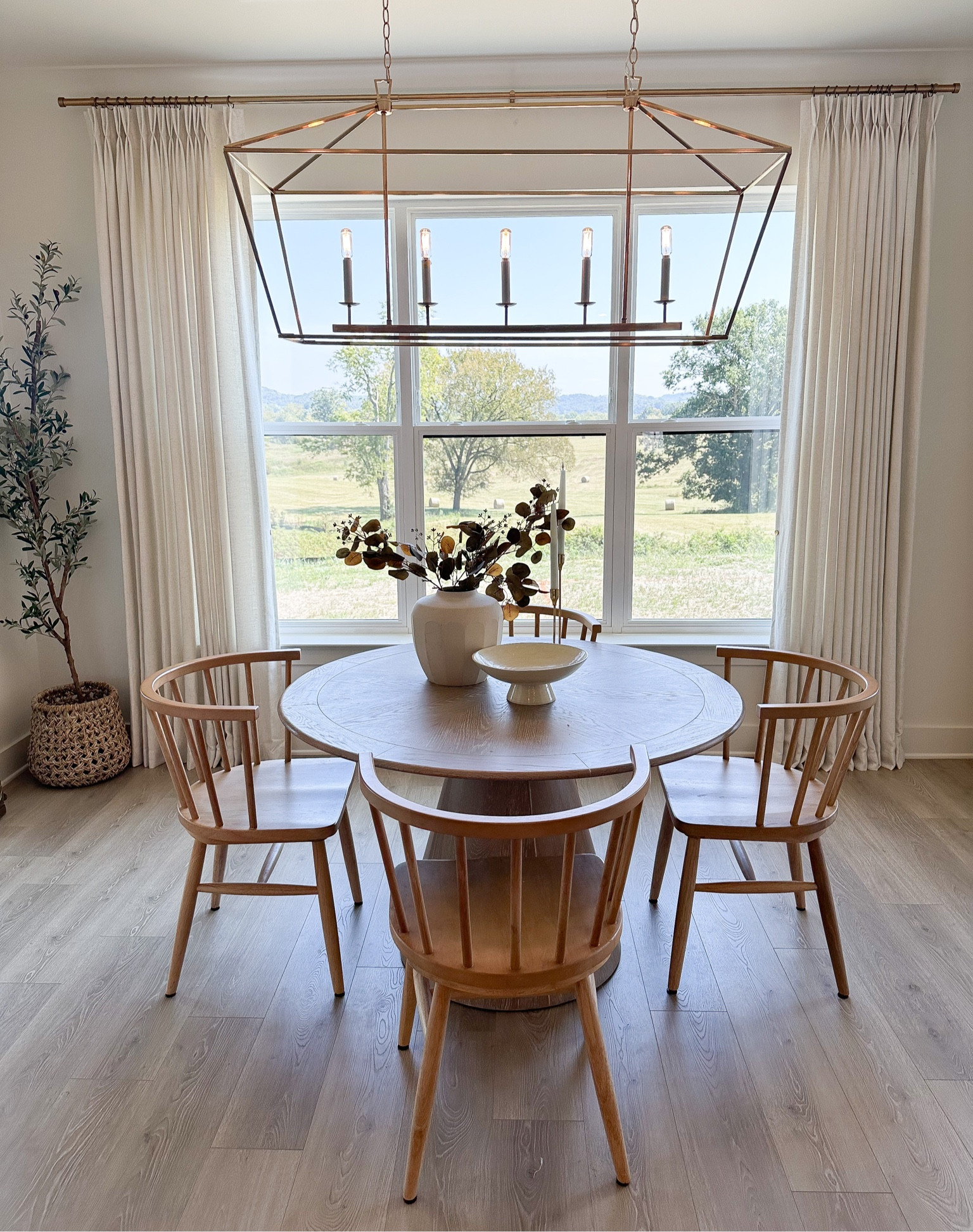 Breakfast nook ✨ 

#LTKhome #LTKsalealert #LTKstyletip