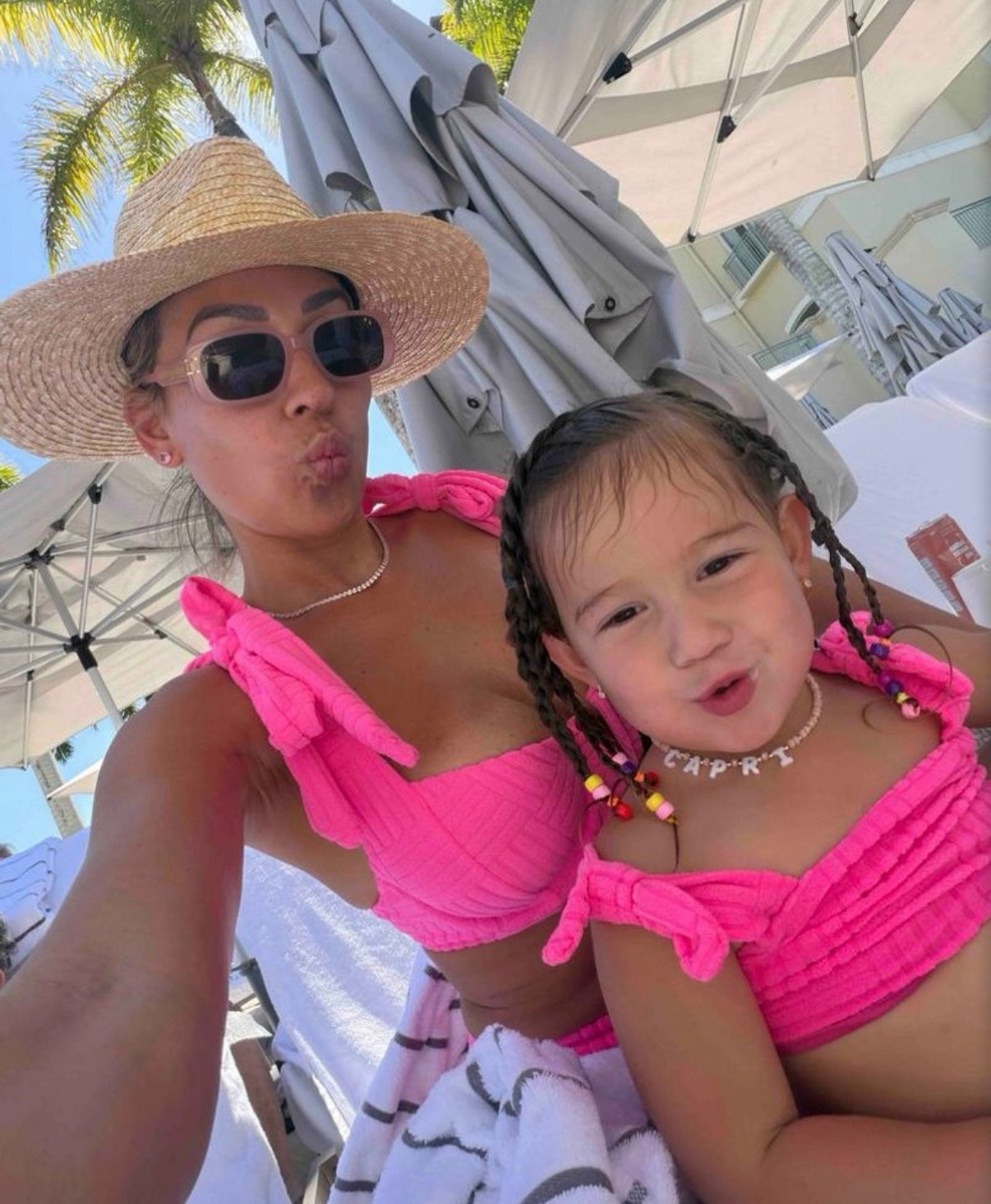 Amanda10 and Aivanelli35