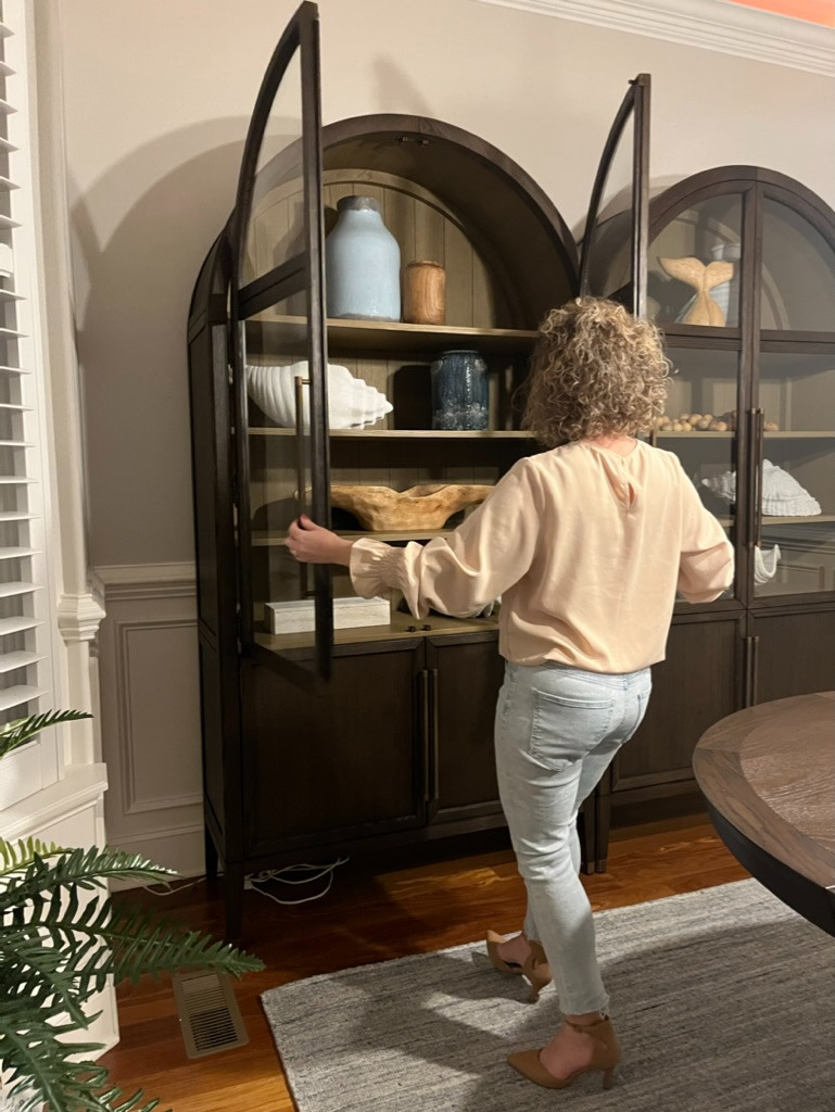 POV you finally style your cabinets and suddenly your whole dining room makes sense

I always clear everything out first then bring back only what’s functional and beautiful

It makes your cabinets look clean, intentional, and like something you’d see in a beach home

Save this before you restyle and shop my picks

#AmandaAndCoDesign #DiningroomStyling #BeachHome 

 #LTKHome