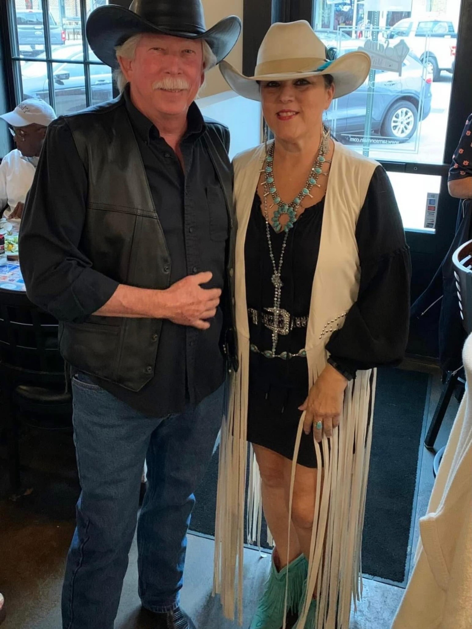 Western style is always a cute choice! Classic boots, denim, and a little confidence make the whole look work. Over 50 style can still be fun, simple, and full of personality. Always be confident! 🤠✨
#westernstyle #styleover50 #midlifefashion #agelessstyle #over50fashion