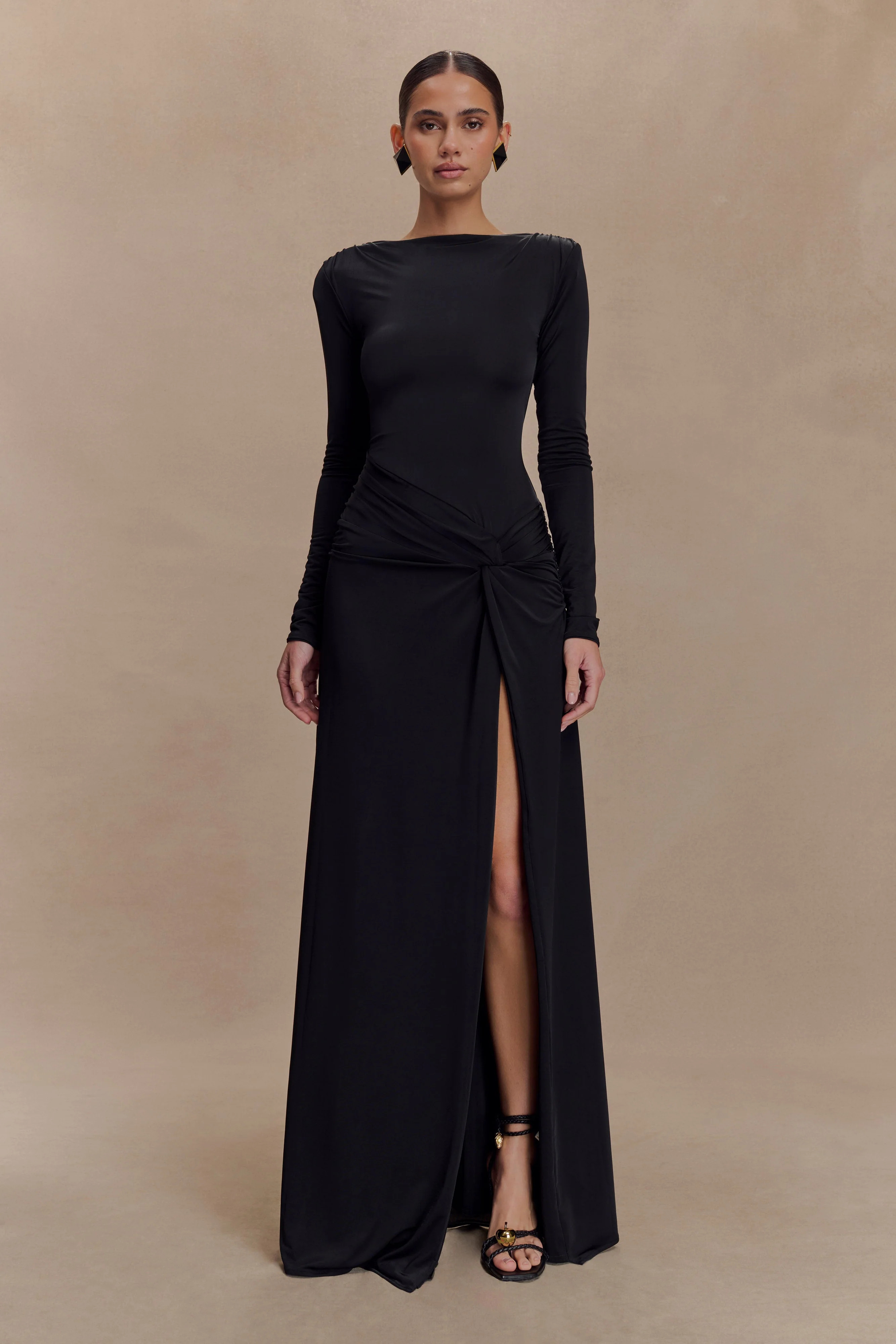 Deanna Long Sleeve Gathered Maxi Dress - Black | MESHKI US
