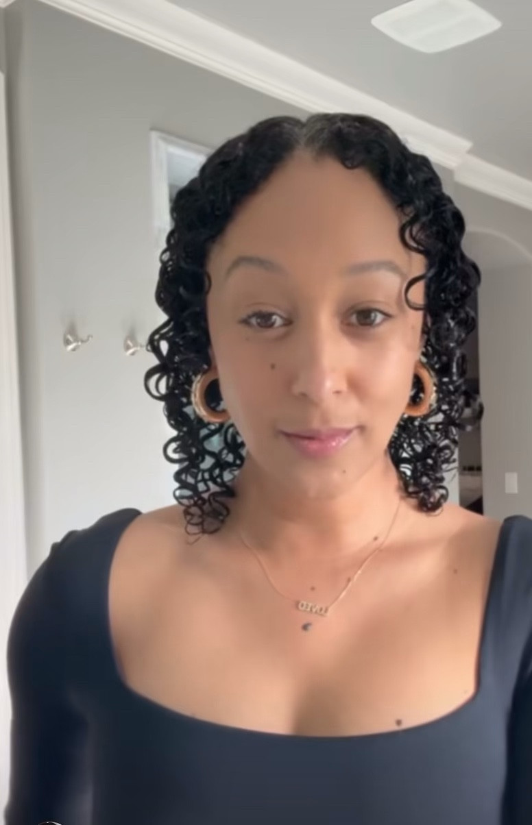 Linking my outfit in this video!

#LTKSeasonal #LTKstyletip