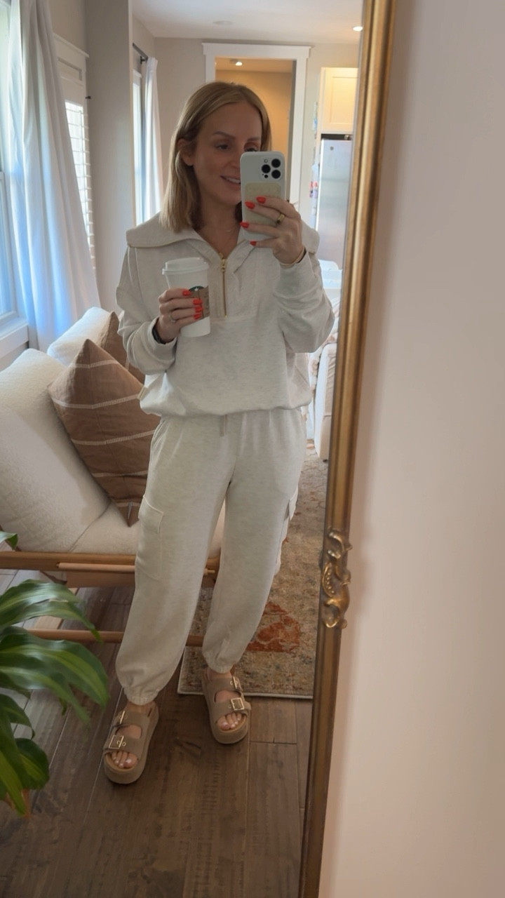 This is the softest thing I’ve ever worn!! Literally obsessed with varley!’ True to size I’m wearing a small! 


Lounge, lounge set, travel, gray, so cute, gold

#LTKTravel #LTKVideo #LTKActive