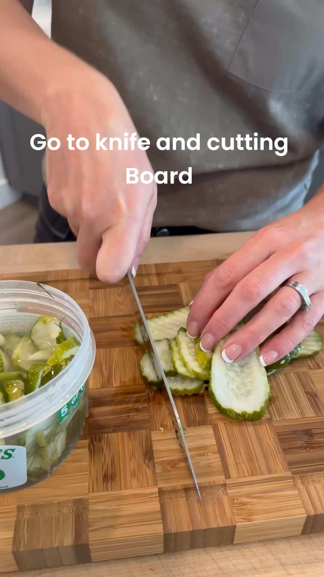 My everyday prep favorites 🔪

I reach for this Zwilling knife and John Boos cutting board every single day. They're durable, beautiful, and make even simple prep work feel effortless.