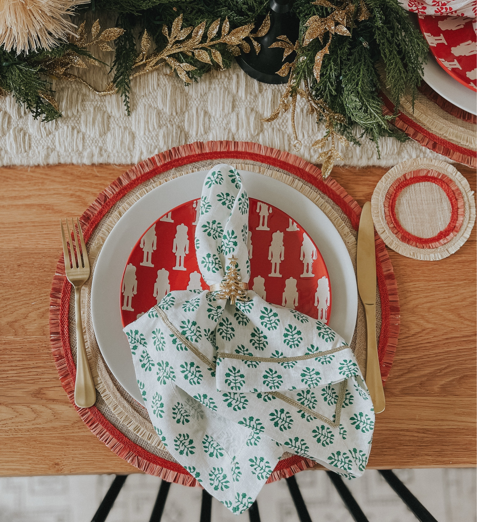 Christmas Tablescape 😍

#LTKHoliday #LTKSeasonal