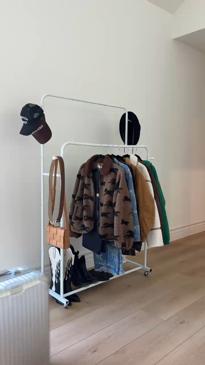 Pack with me for: Montana

montana l bachelorette l travel l packing l luggage 

 