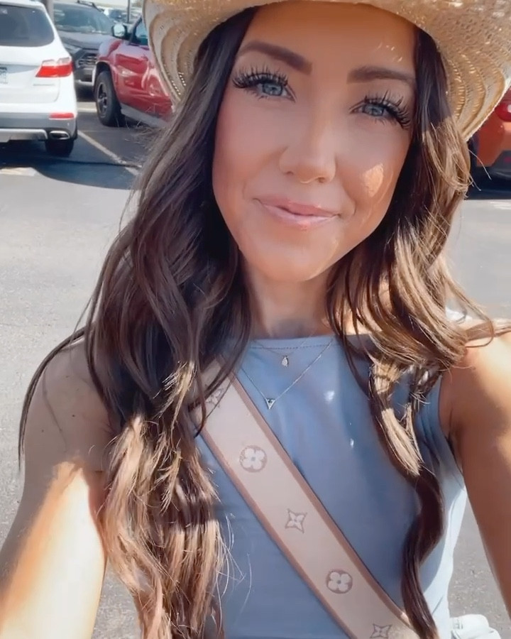 travel fit! easy, comfy, and perfect for being on-the-go with kids. Top is seriously so comfortable and inexpensive! 
Also kinda vibing with my cowboy hat that I got on the Anthro sale for less than $30! 

#LTKActive #LTKSaleAlert #LTKTravel