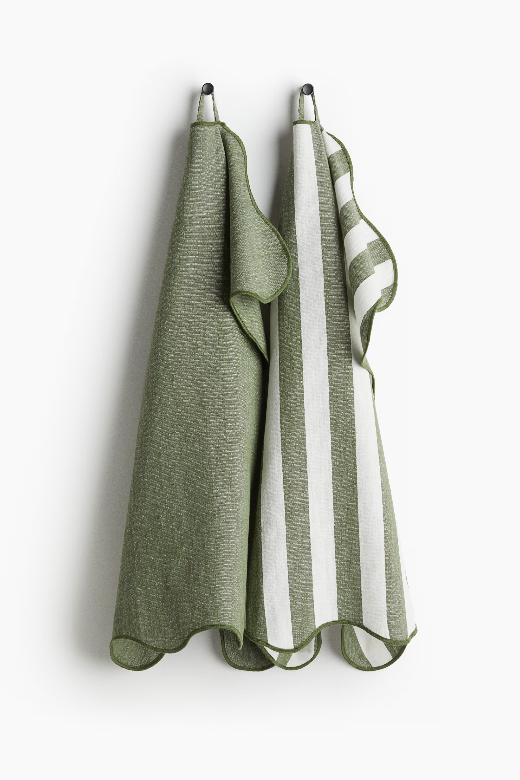 2-pack Scalloped-edge Tea Towels | H&M (US + CA)