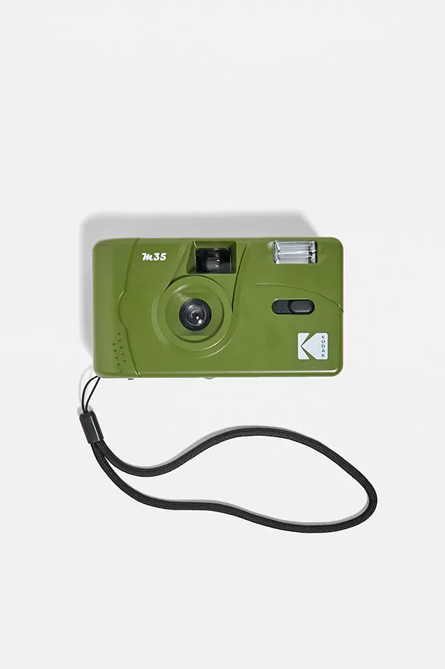 Kodak M35 Green 35mm Reusable Camera | Urban Outfitters (EU)