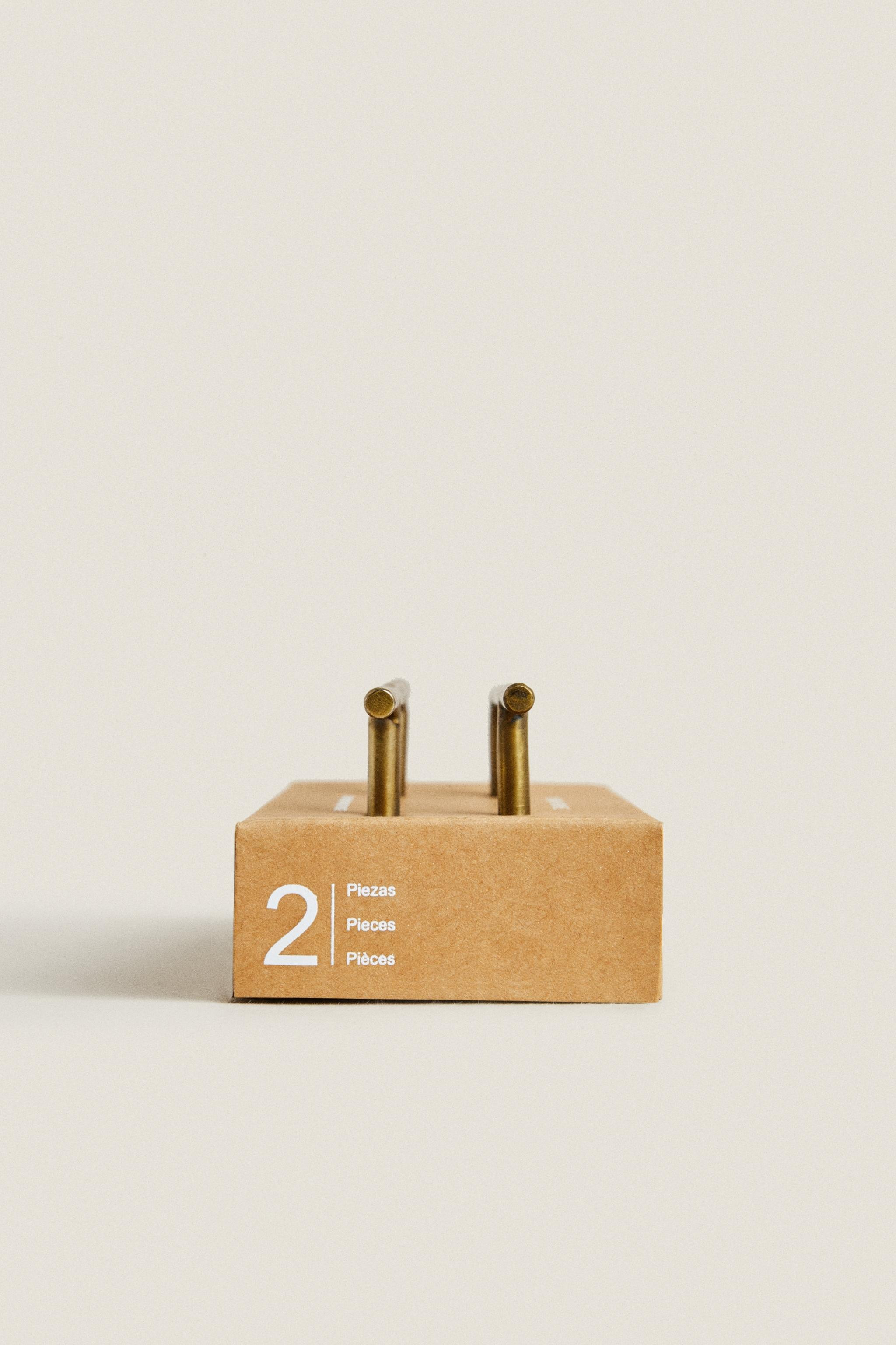 SET OF GOLD METALLIC KNOBS (SET OF 2) | Zara US