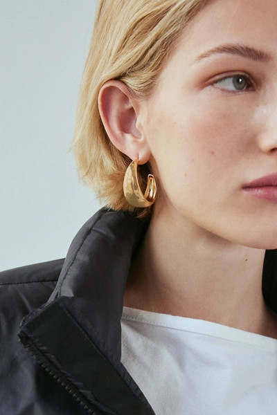 Daphne Essential Oversized Hoop Earring | Urban Outfitters (US and RoW)