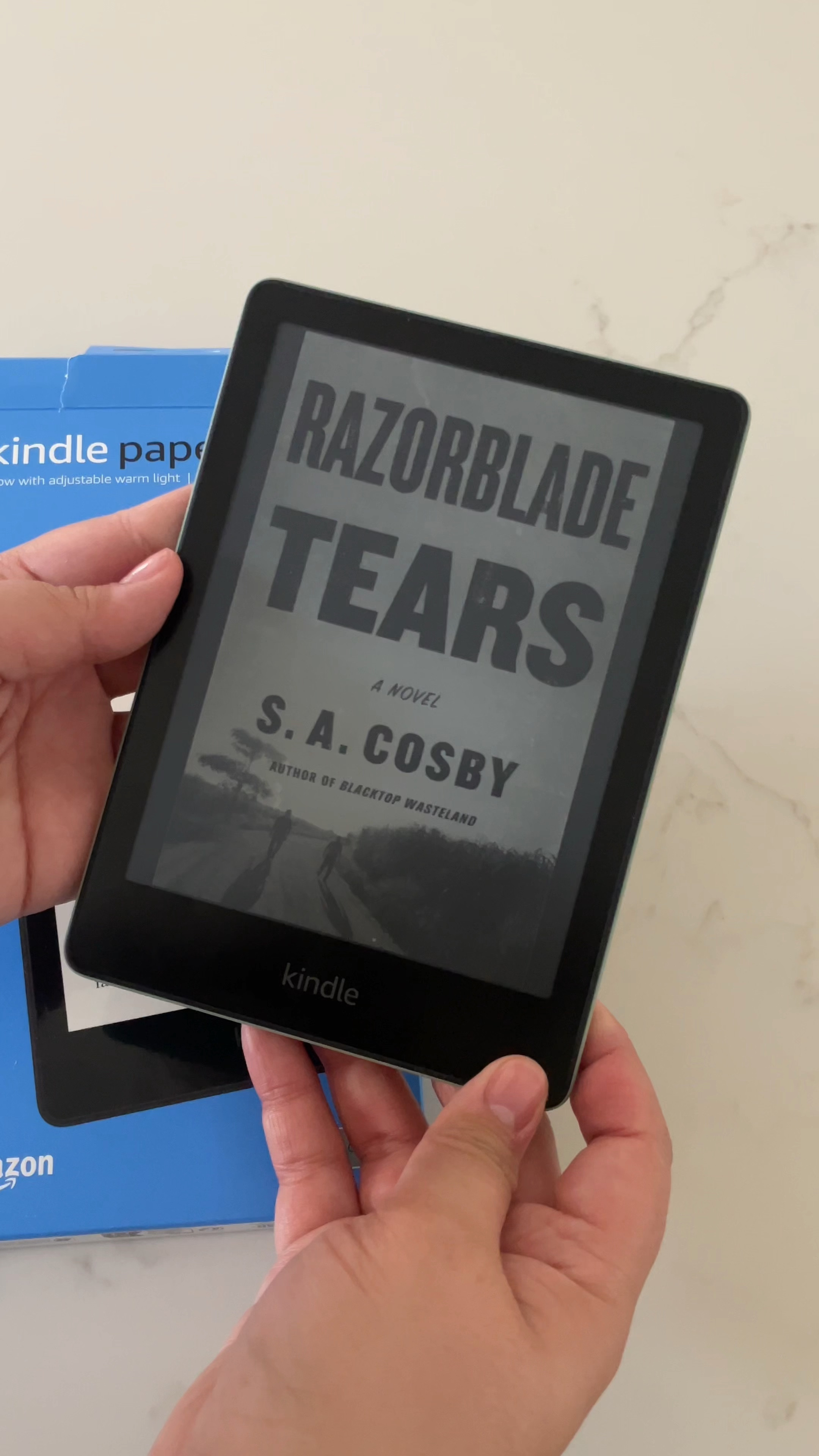 customizing my kindle 📚 re-entering my reading era 💗