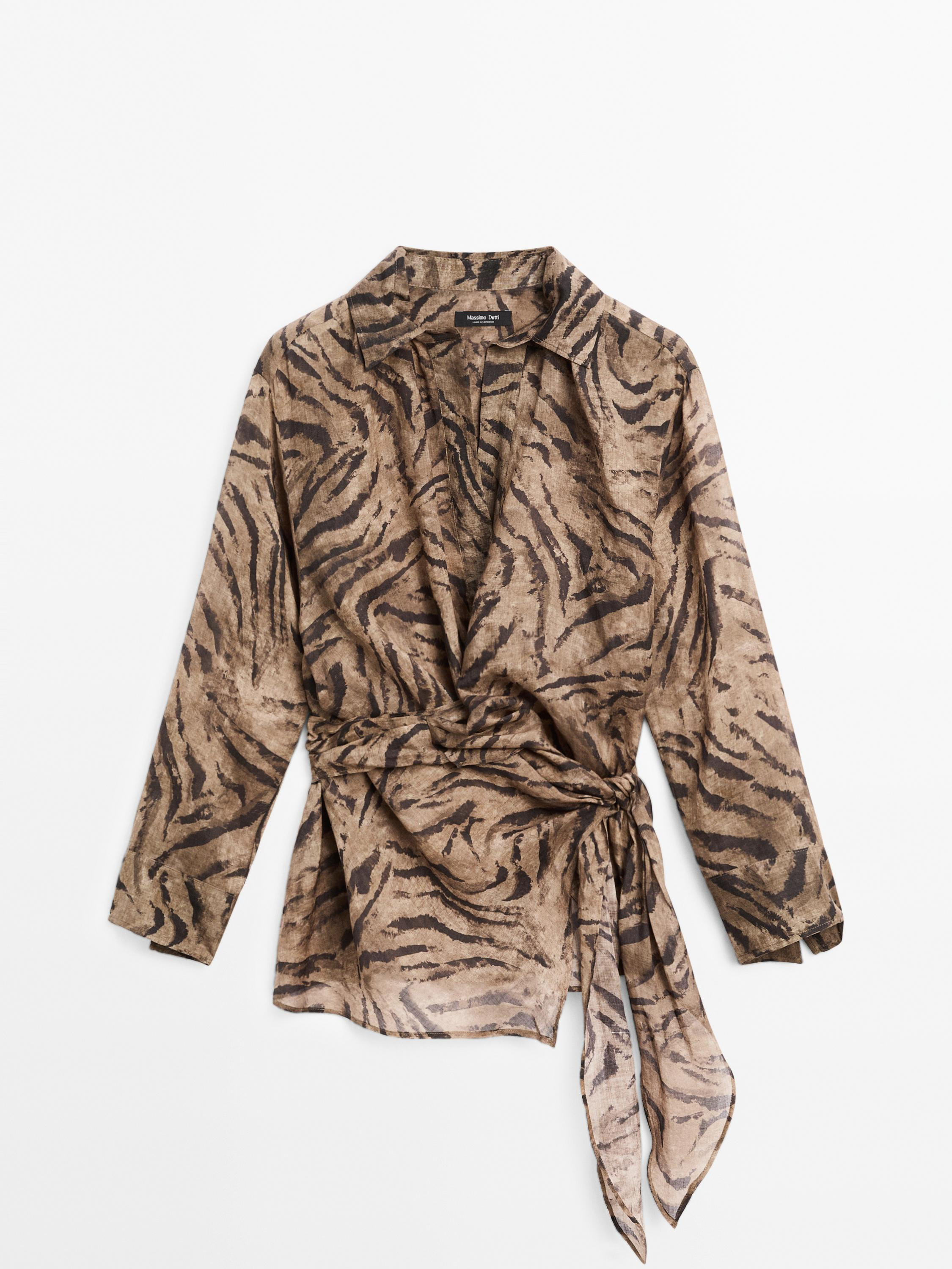 Flowing jacquard kimono with rhinestone button | Massimo Dutti UK