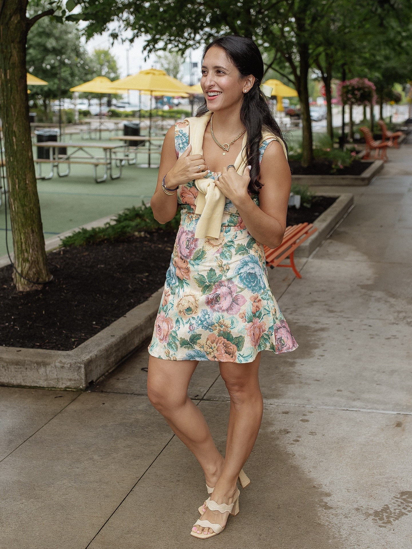 Tapestry florals are trending🚨

This Amazon mini is under $30 (looks identical to the $$$ ones out there!) 💐

Comment SHOP and I’ll send you the details to the entire look 🔗

 #amazonfind #floraldresses #styleonabudget #designerinspired #falltrends #vintagedresses