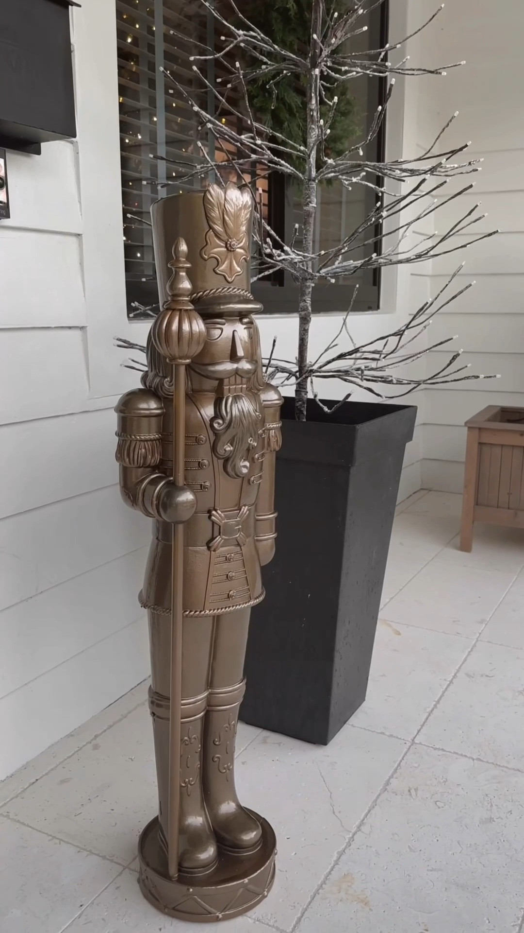 Christmas in September? I know, I know… but trust me, these $45 nutcrackers are worth the early prep! 🎄✨ I gave them a chic antique brass makeover, and now they’re the perfect neutral statement for holiday decor.🤍 These gems won’t last long, so grab them before they’re gone!


#ChristmasDecor #HolidayFinds #nutcracker #NutcrackerMakeover

#LTKHome #LTKFindsUnder50 #LTKSeasonal