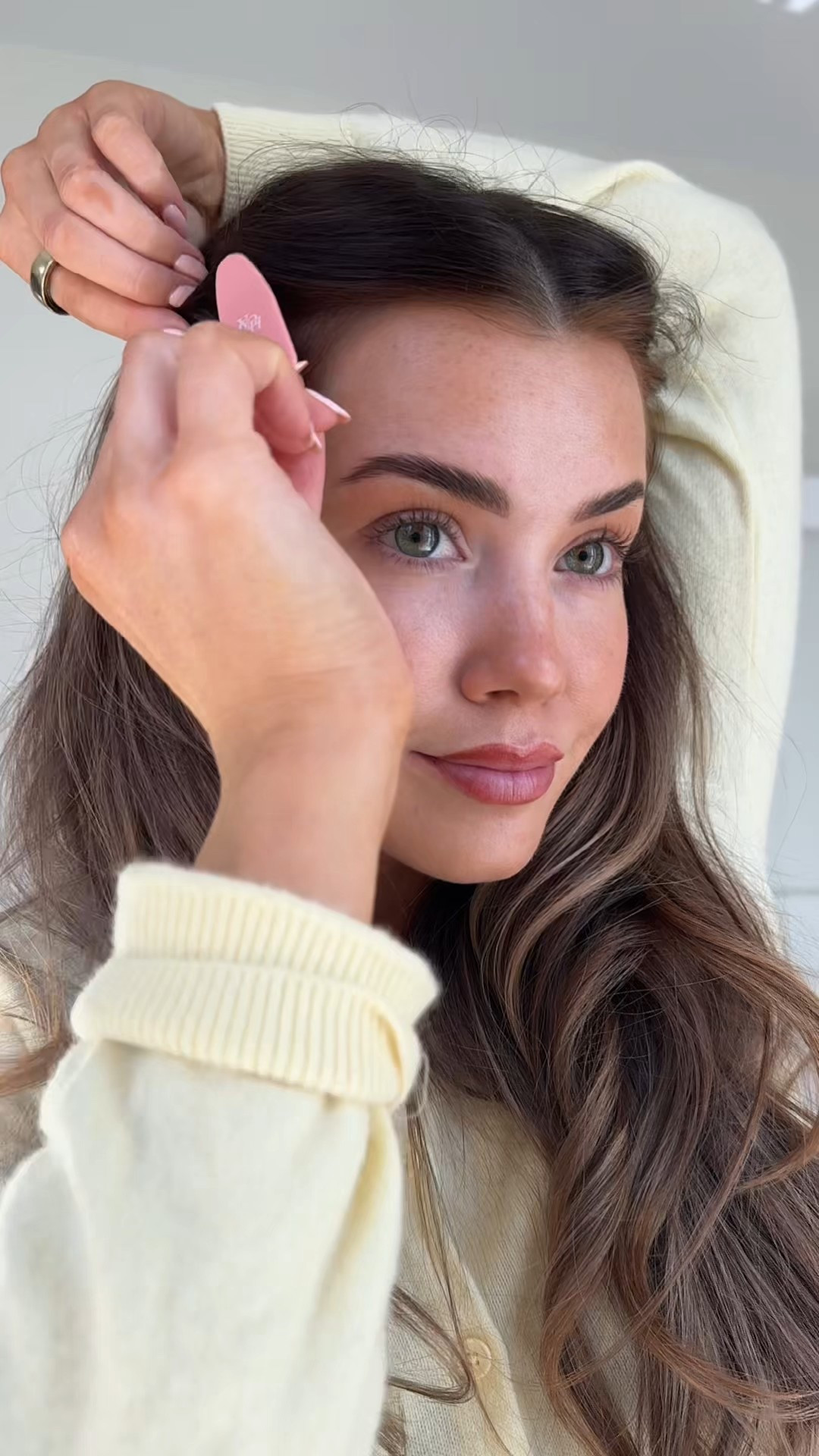 Bronzed and glowy makeup! 
shades: 
Glow enhancer: honey glow
Skin tint: 8￼
Contour: truffle ￼
Bronzer: sand ￼
Blush: body language ￼
Concealer: 1N 14 ￼
Setting powder: sugar cookie 
Bronzer: 3
Powder blush: ciao
Contour stick: refined
Eyeliner: busty brown
Mascara: espresso
Highlight: brave
Powder highlight: champagne d’oro
Lip liner: wherever walnut 
Lipstick: 172 nudetermine
Lip gloss: snow place like home 


#LTKBeauty #LTKgrwm #LTKselfcare