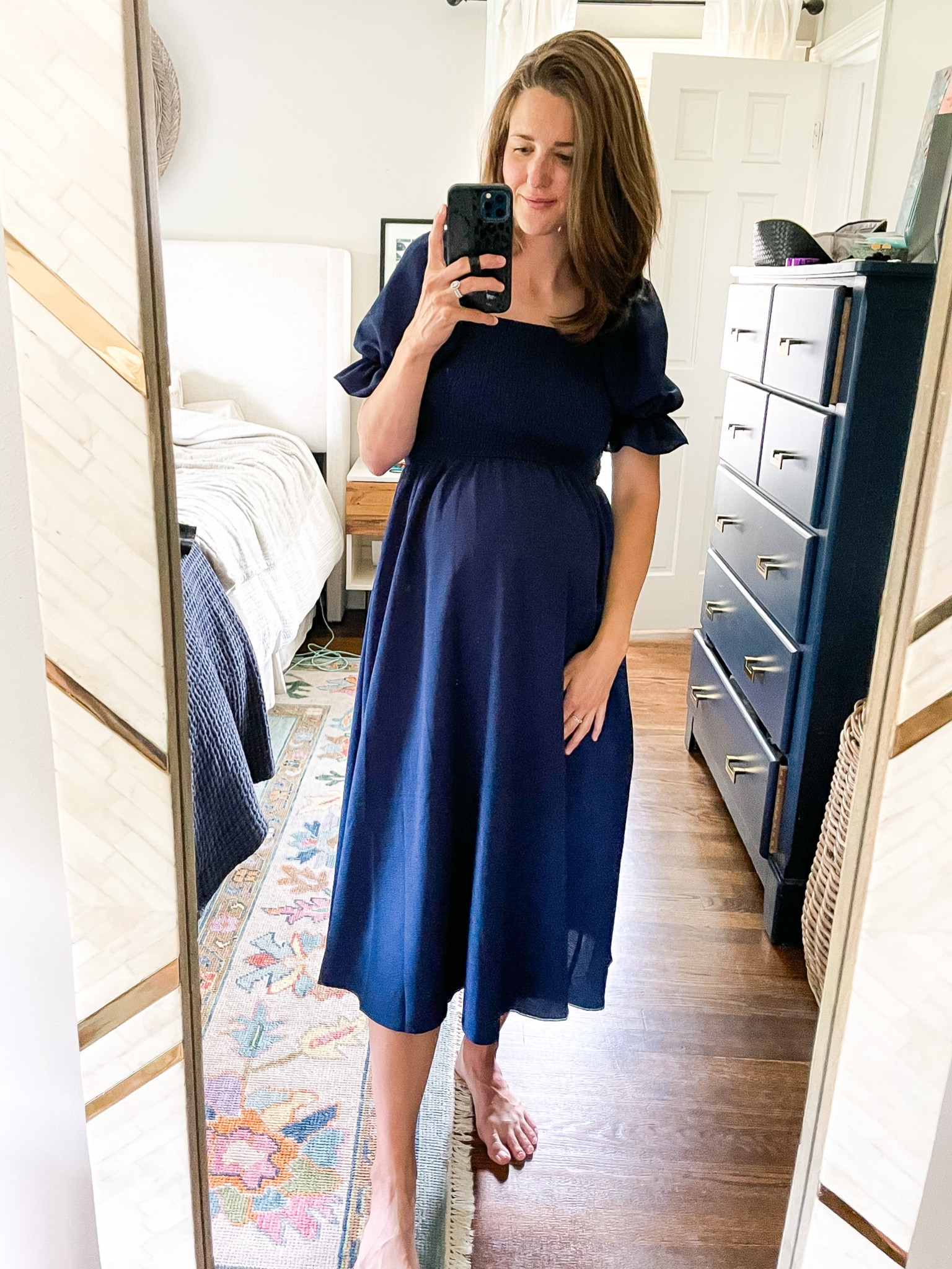 Love this bump friendly navy dress! Bought it for newborn pics 

#LTKbump